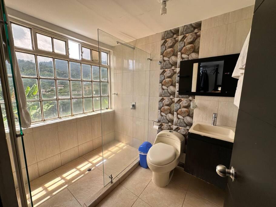 Villa Mercy, finca con jacuzzi cerca a Pereira