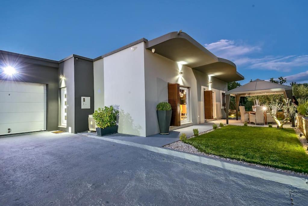 Luxury Villa,private pool, sauna,Jacuzzi,near Split