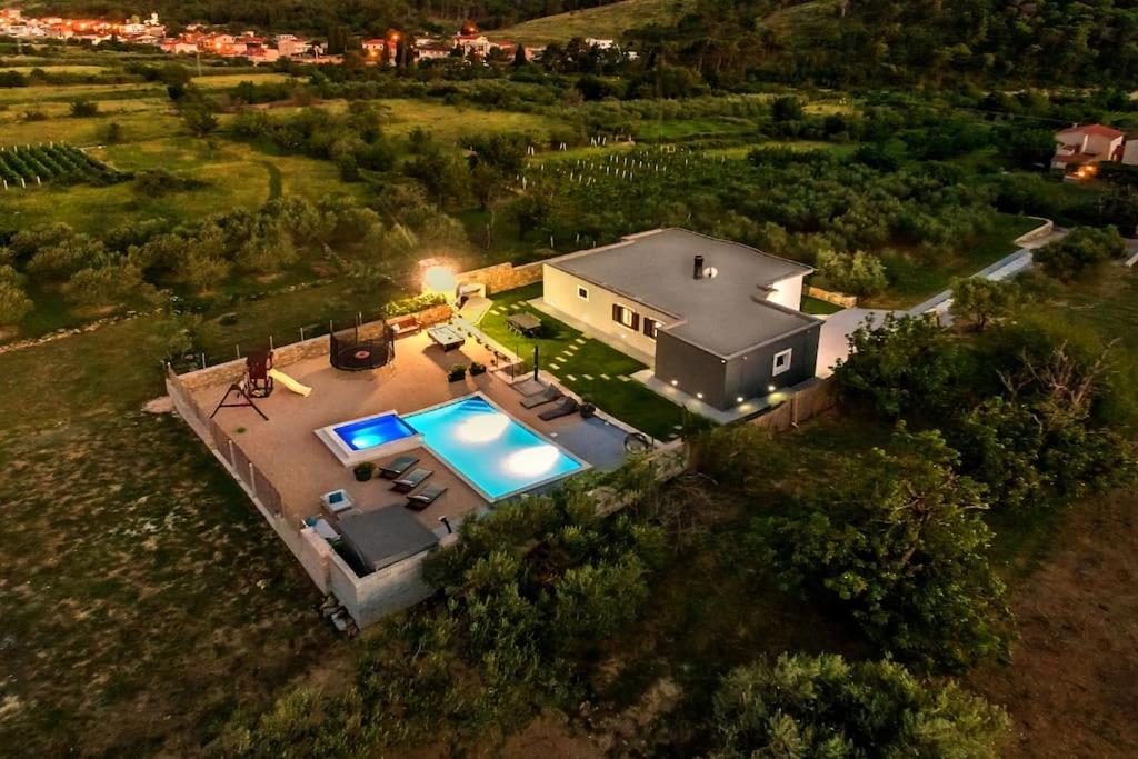 Luxury Villa,private pool, sauna,Jacuzzi,near Split