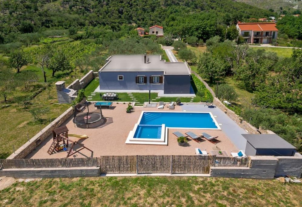 Luxury Villa,private pool, sauna,Jacuzzi,near Split