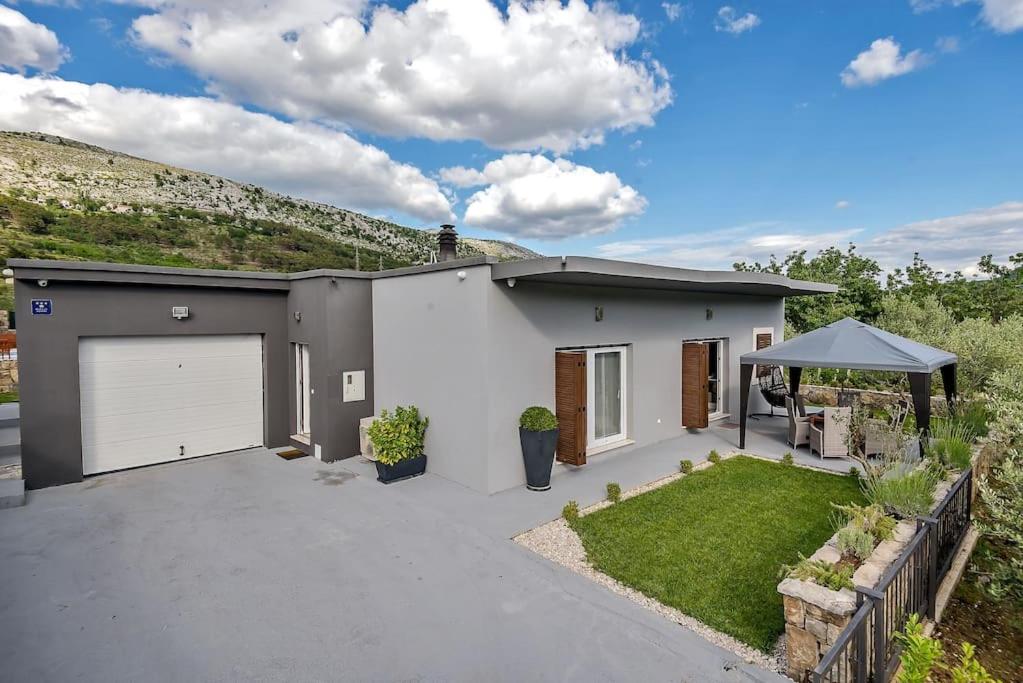 Luxury Villa,private pool, sauna,Jacuzzi,near Split