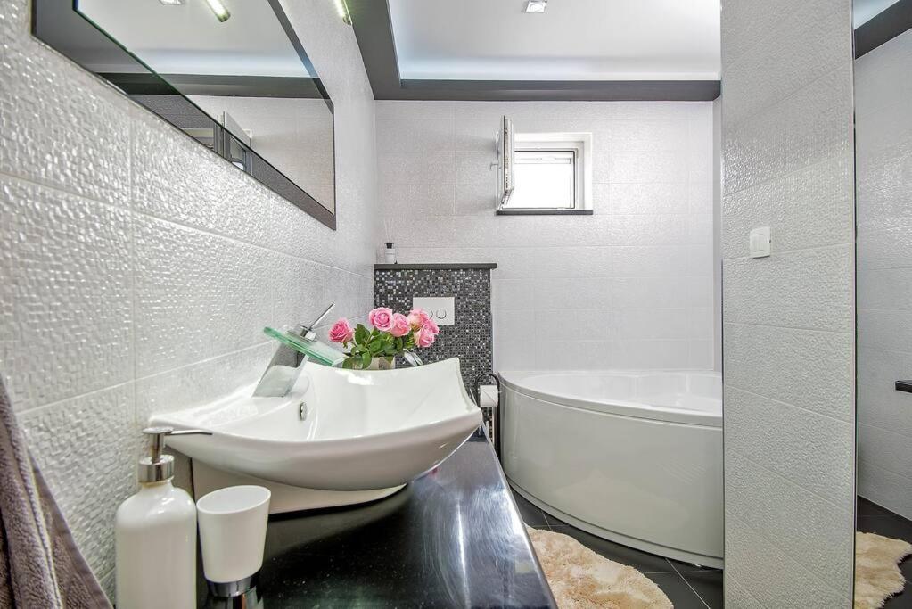 Luxury Villa,private pool, sauna,Jacuzzi,near Split