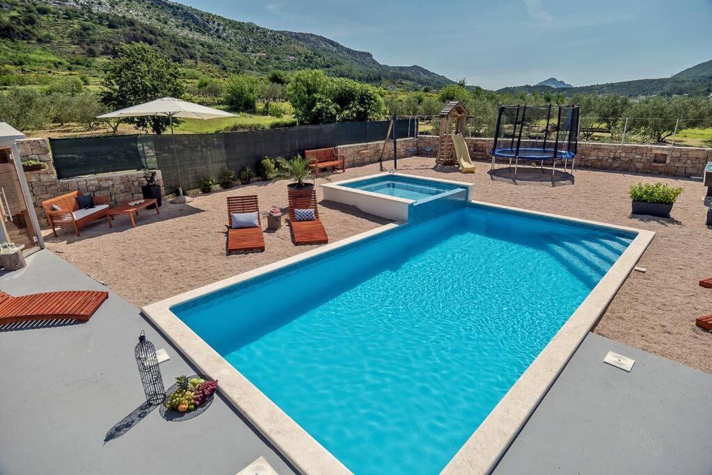 Luxury Villa,private pool, sauna,Jacuzzi,near Split