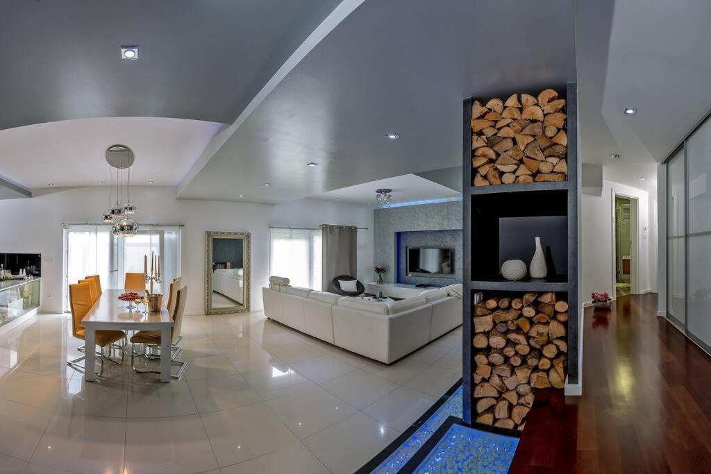 Luxury Villa,private pool, sauna,Jacuzzi,near Split