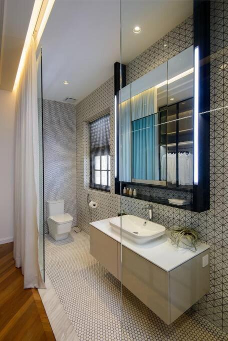 Georgetown Luxury Heritage House 4BR 10Pax view 2