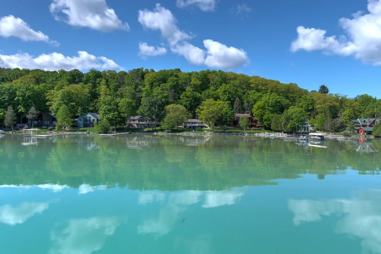 Big Glen Lakefront in Glen Arbor