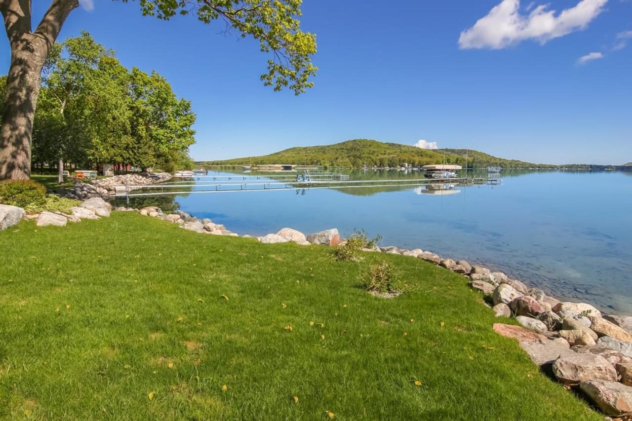Big Glen Lakefront in Glen Arbor