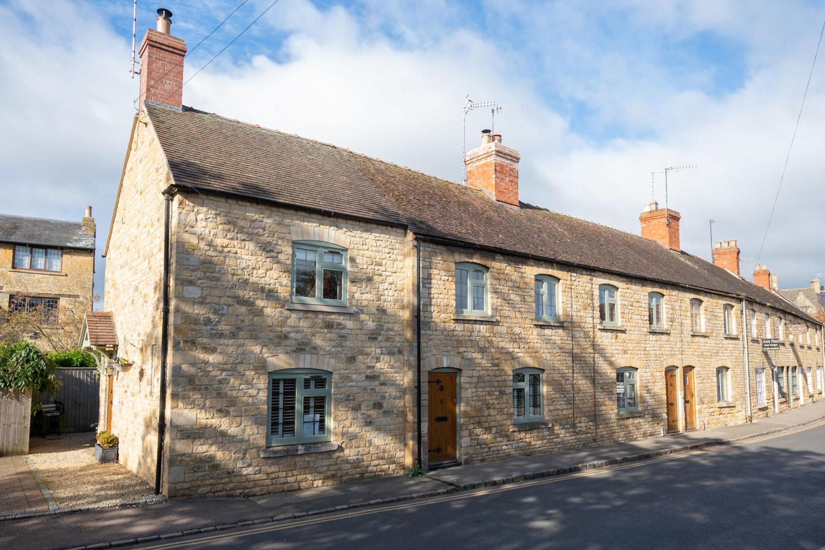 Crafty Cottage