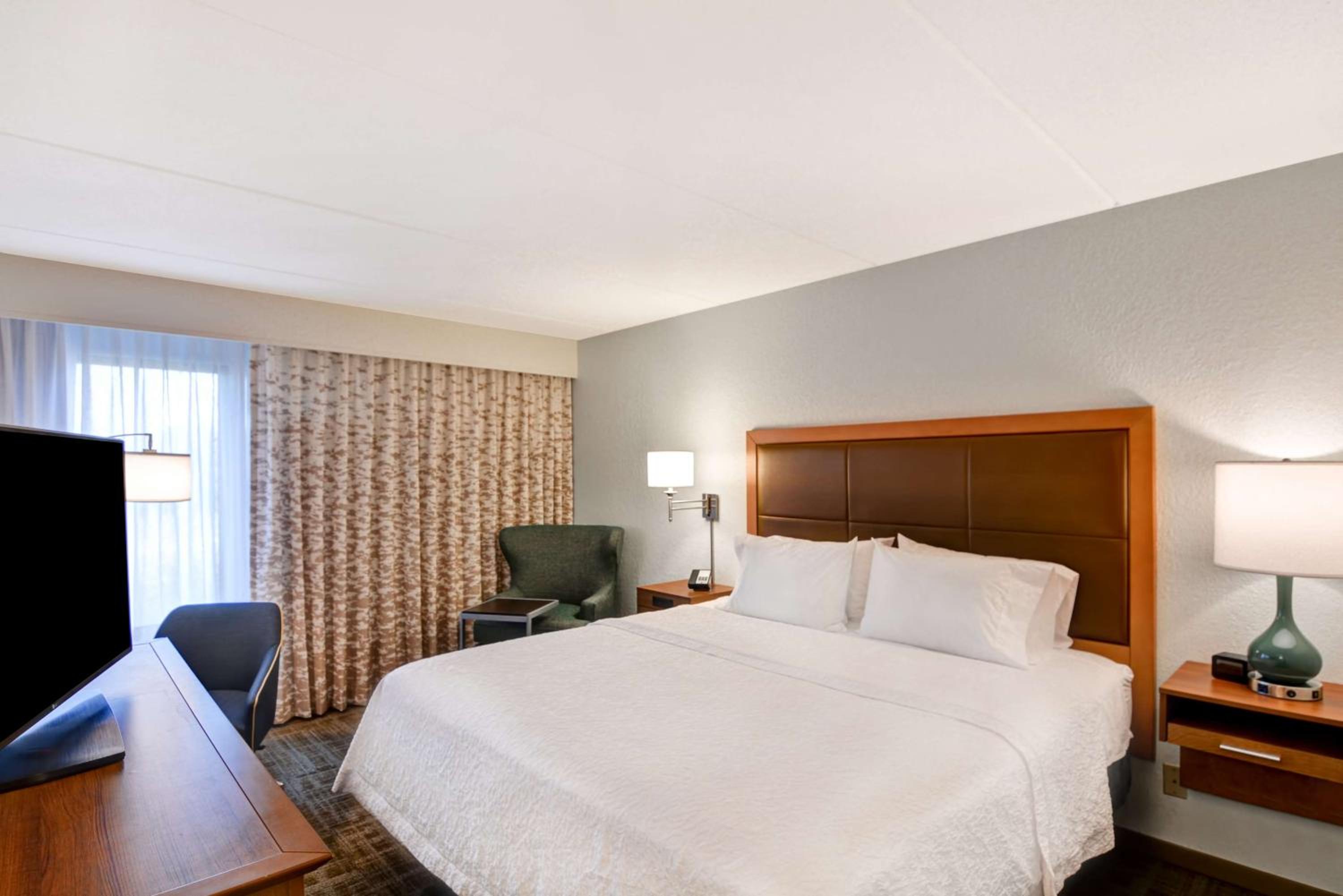 Milford Vacations - Hampton Inn by Hilton Milford - Property Image 11