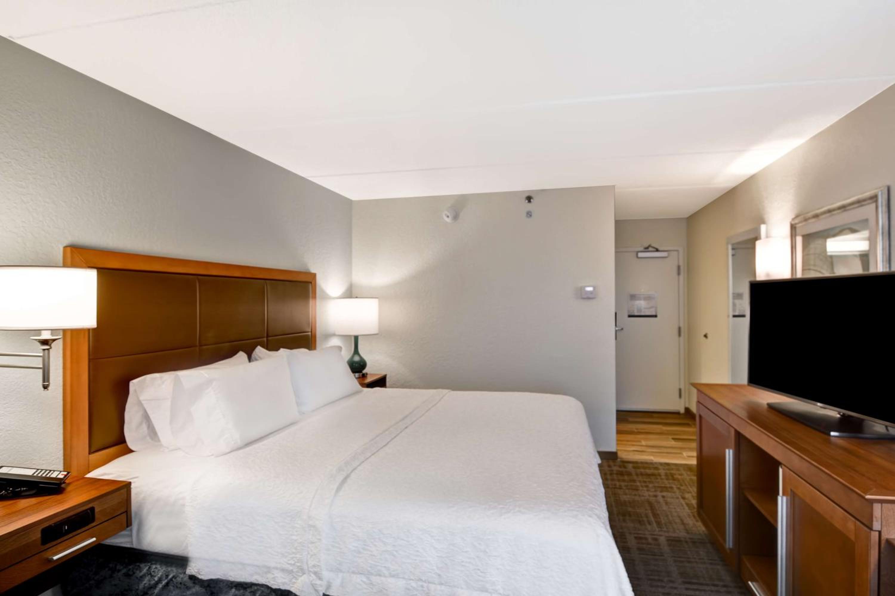 Milford Vacations - Hampton Inn by Hilton Milford - Property Image 20