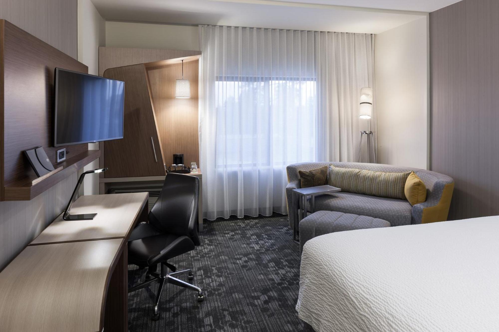 Courtyard by Marriott Houston North/Shenandoah - Property Image 46