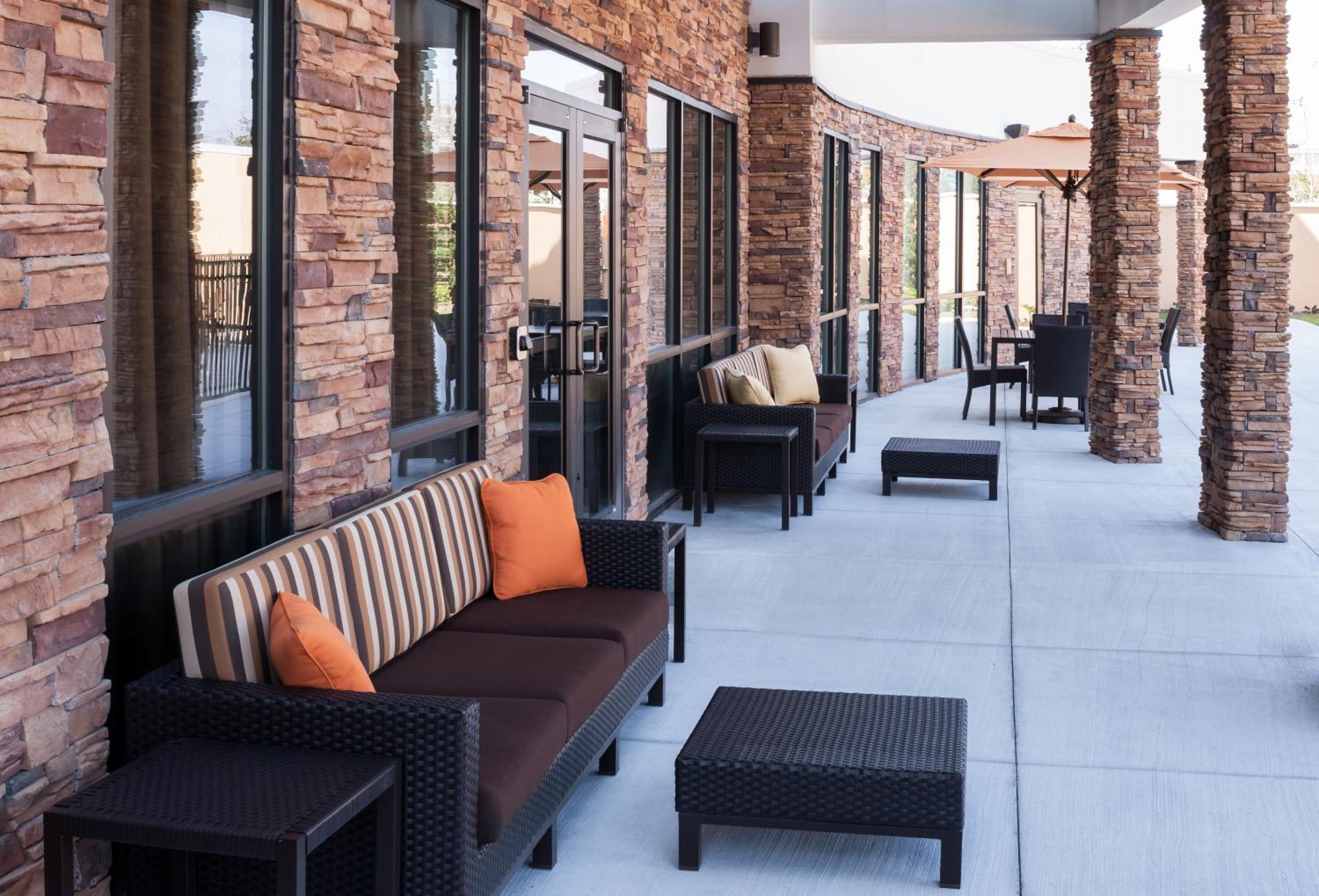 Courtyard by Marriott Houston North/Shenandoah - Property Image 4