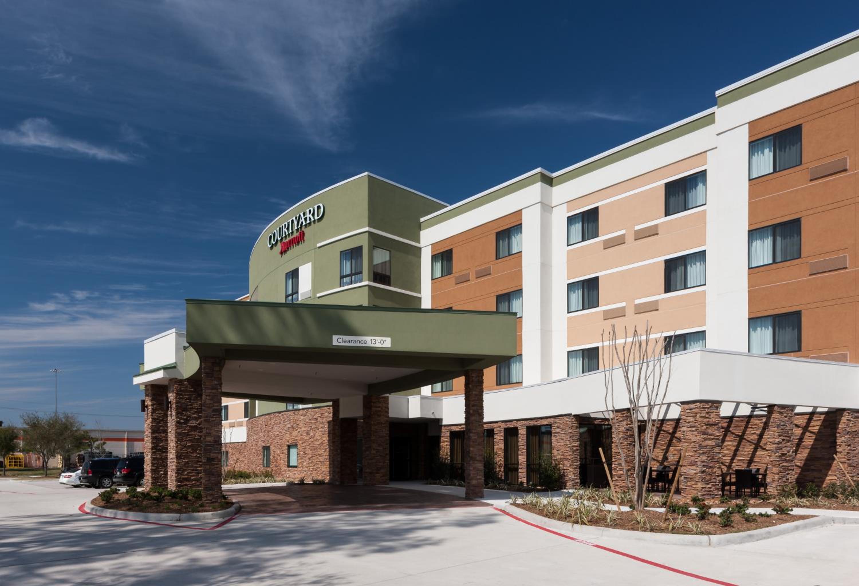 Courtyard by Marriott Houston North/Shenandoah - Property Image 3