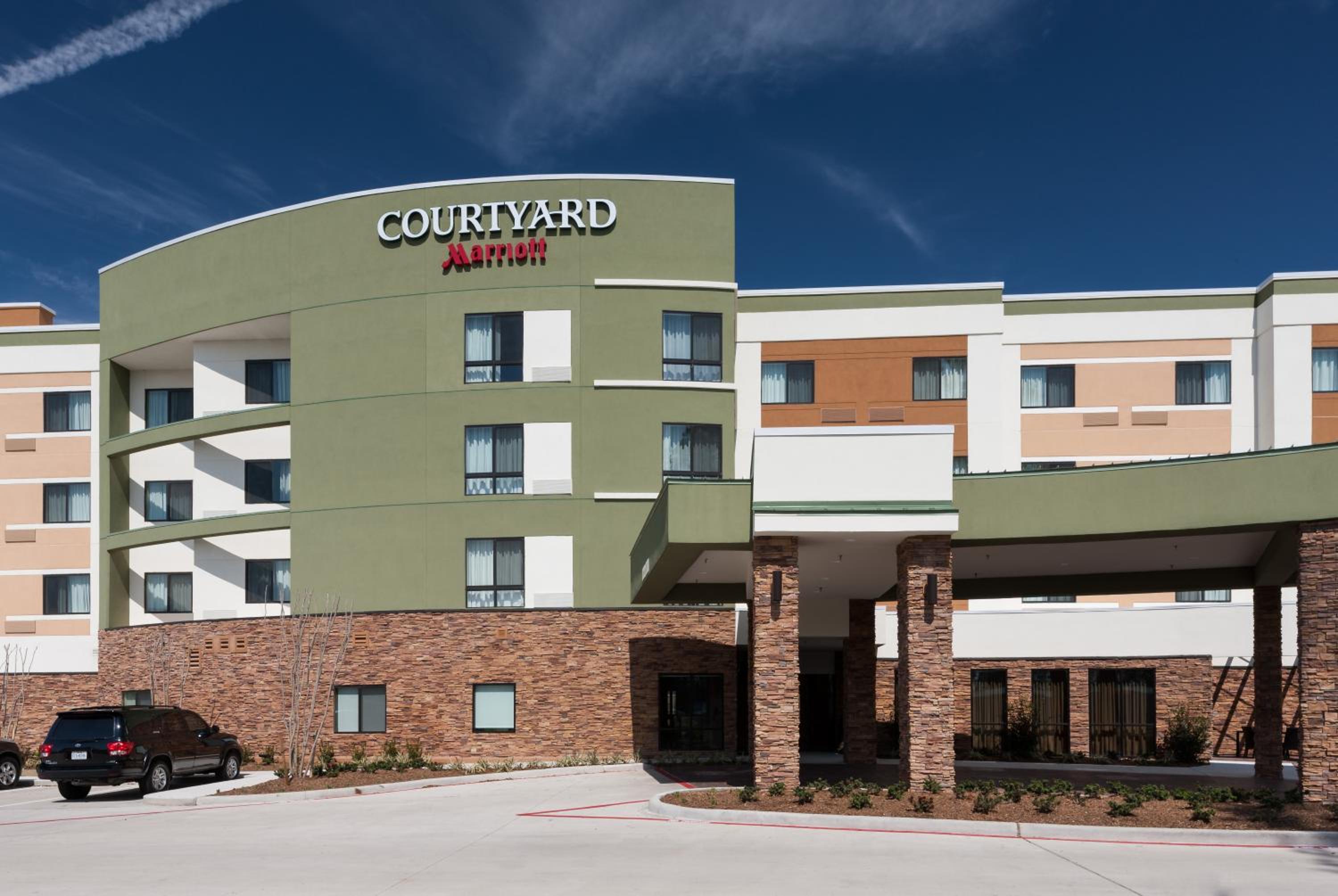 Courtyard by Marriott Houston North/Shenandoah - Property Image 2