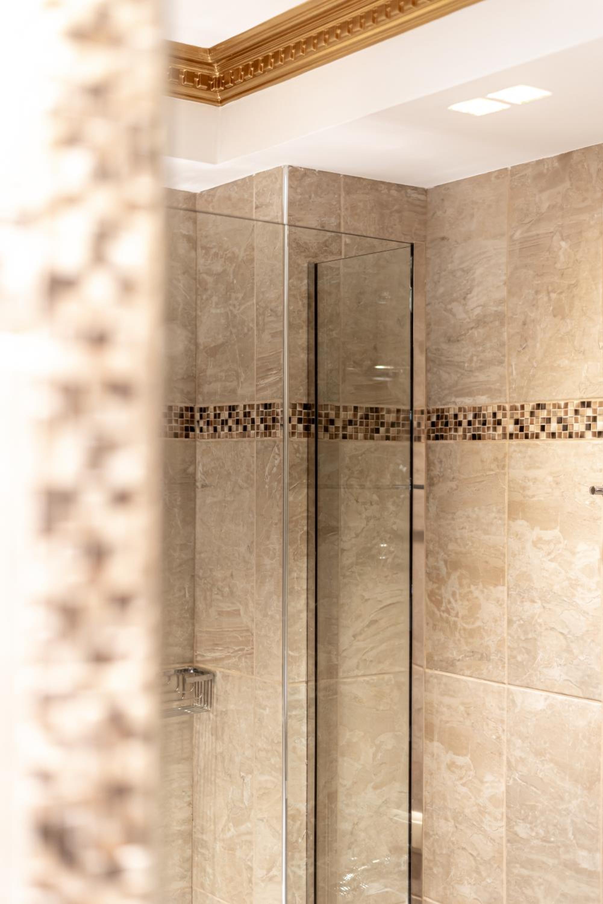 Luxury Central Apartment