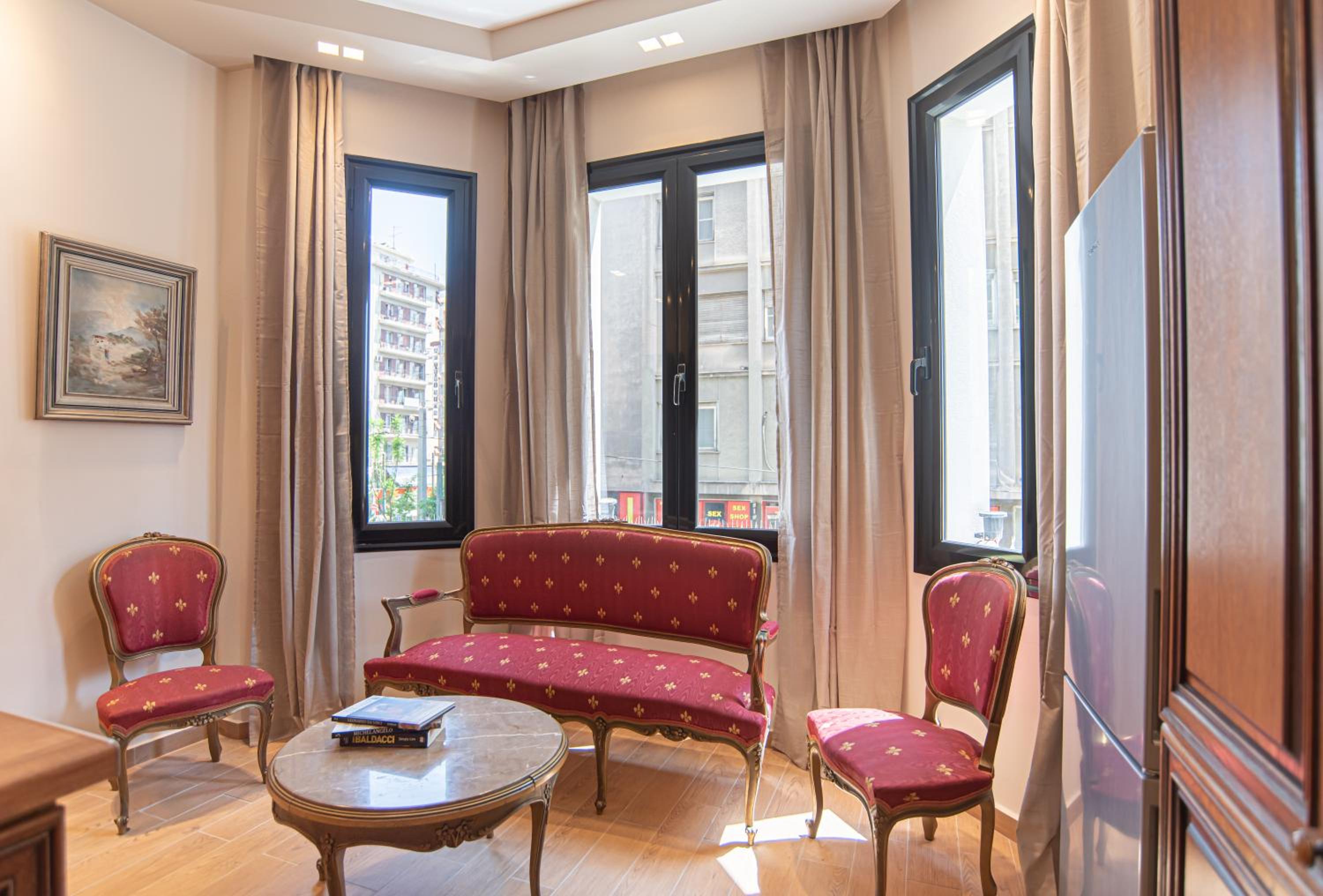 Luxury Central Apartment