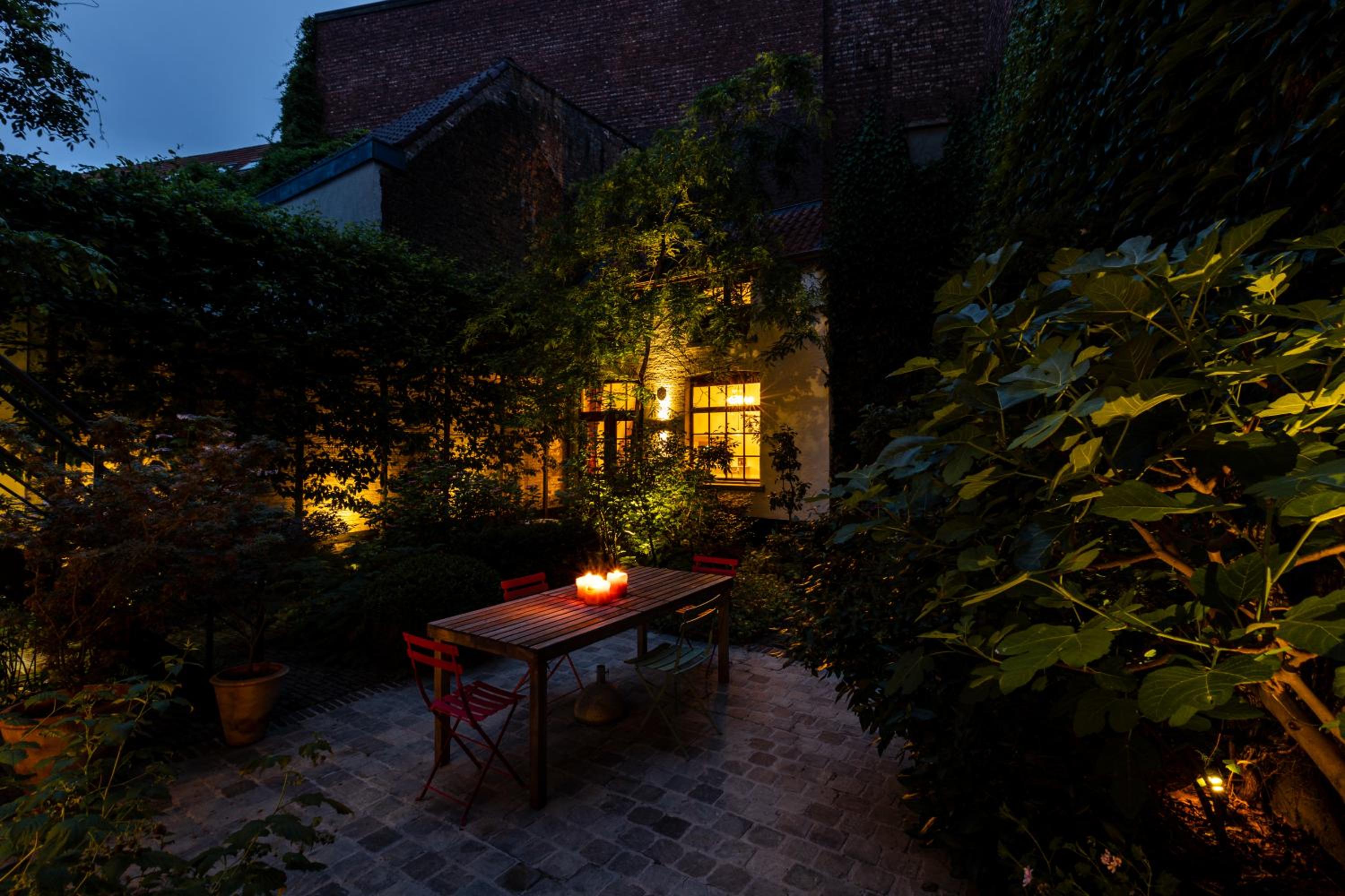 Pauline Loveling apartment with quiet garden and 2 bathrooms