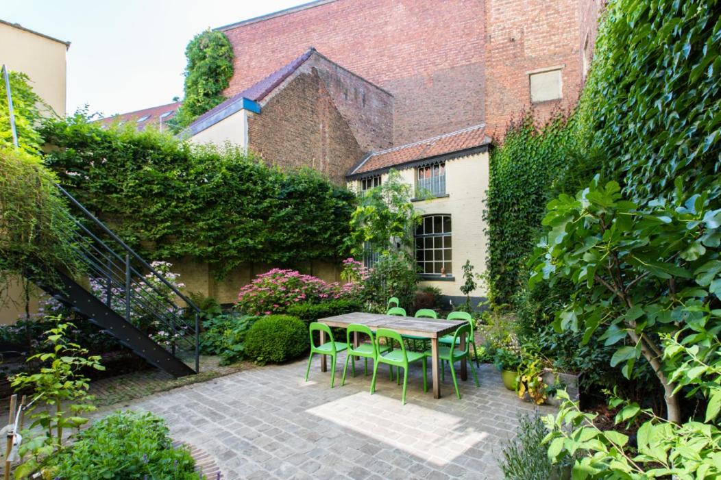 Pauline Loveling apartment with quiet garden and 2 bathrooms