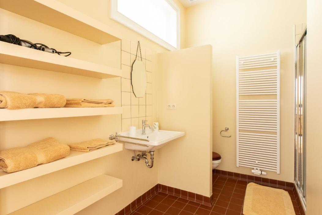 Pauline Loveling apartment with quiet garden and 2 bathrooms