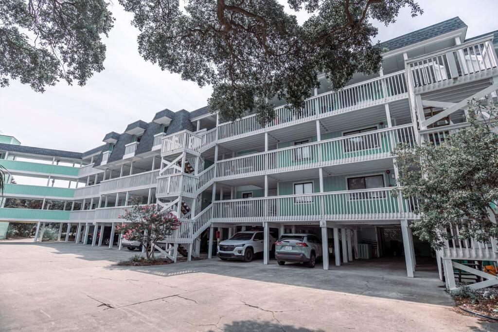 Hotel Surfrider Beach Getaway