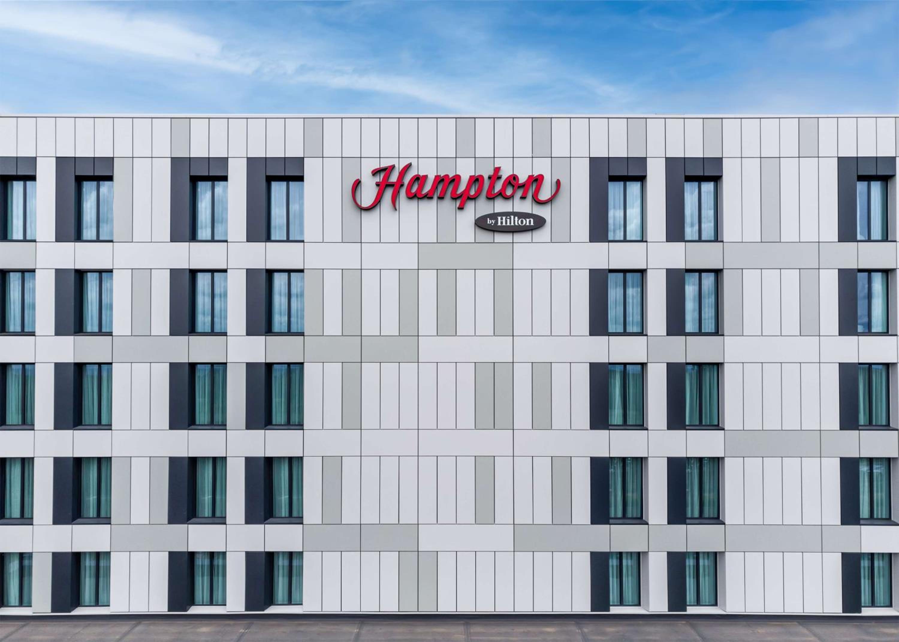 High Wycombe Vacations - Hampton by Hilton High Wycombe - Property Image 1