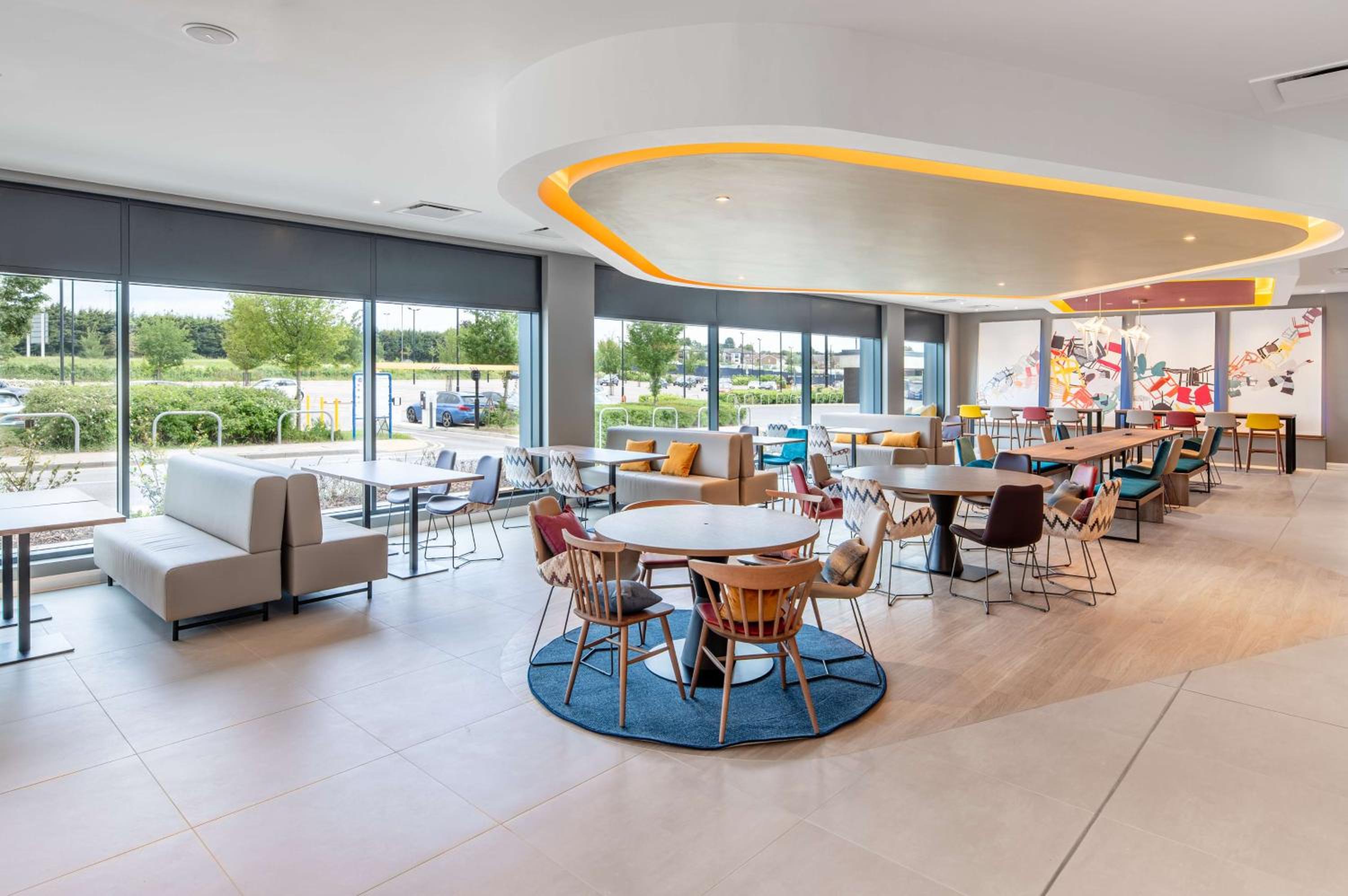 High Wycombe Vacations - Hampton by Hilton High Wycombe - Property Image 5