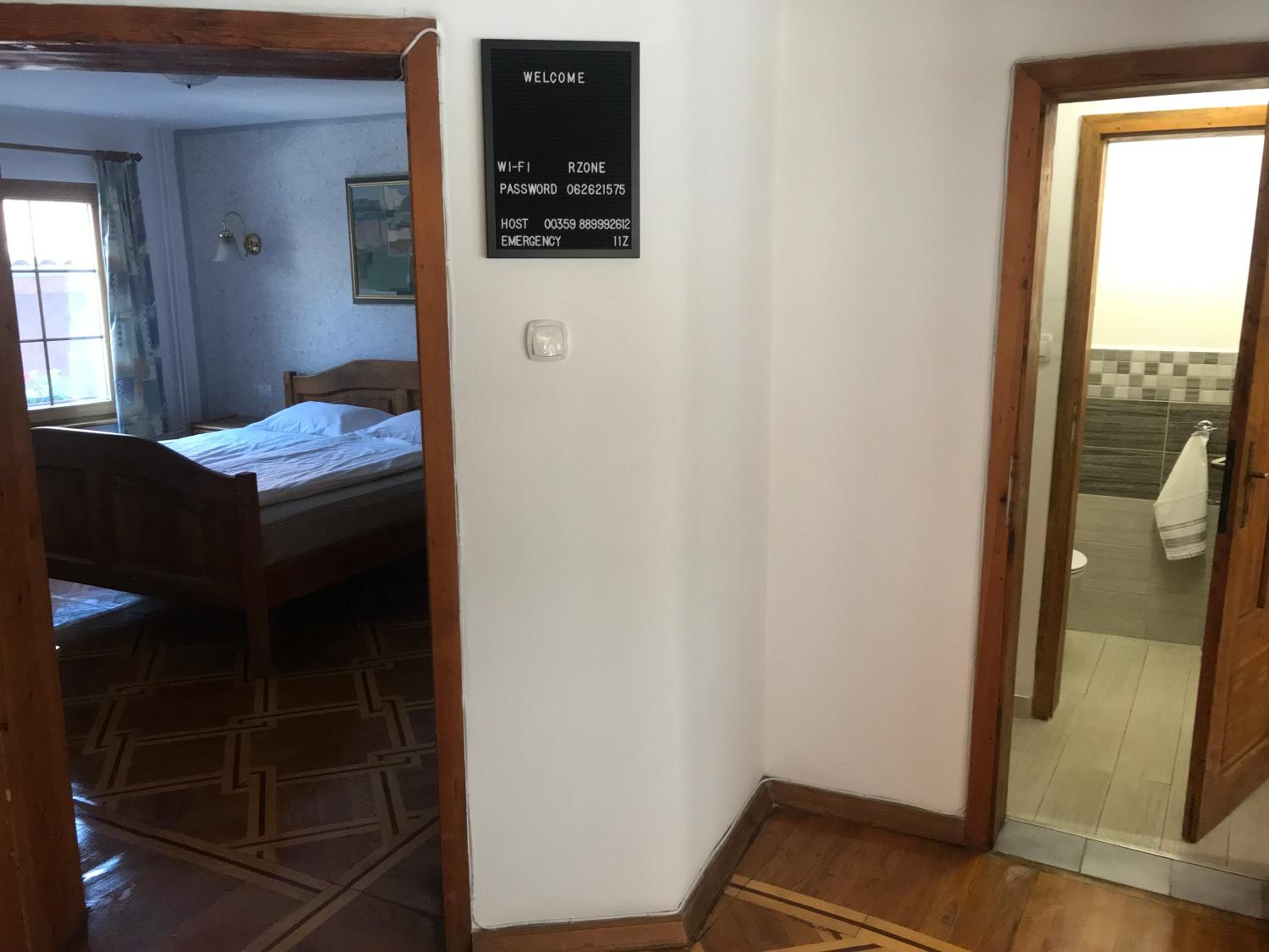 Home with the veranda (B&B) free parking