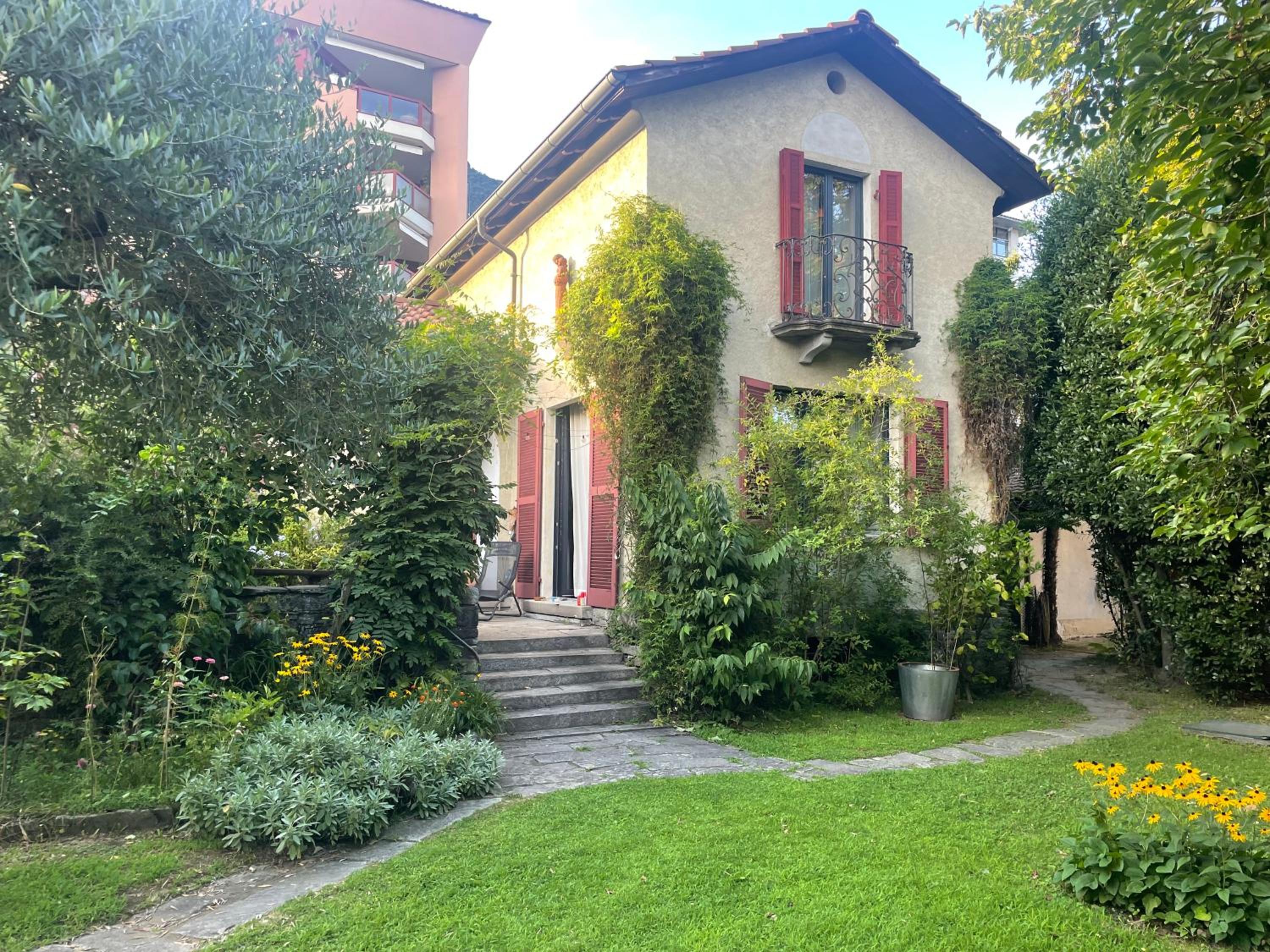 Cozy apartment in the green view 3