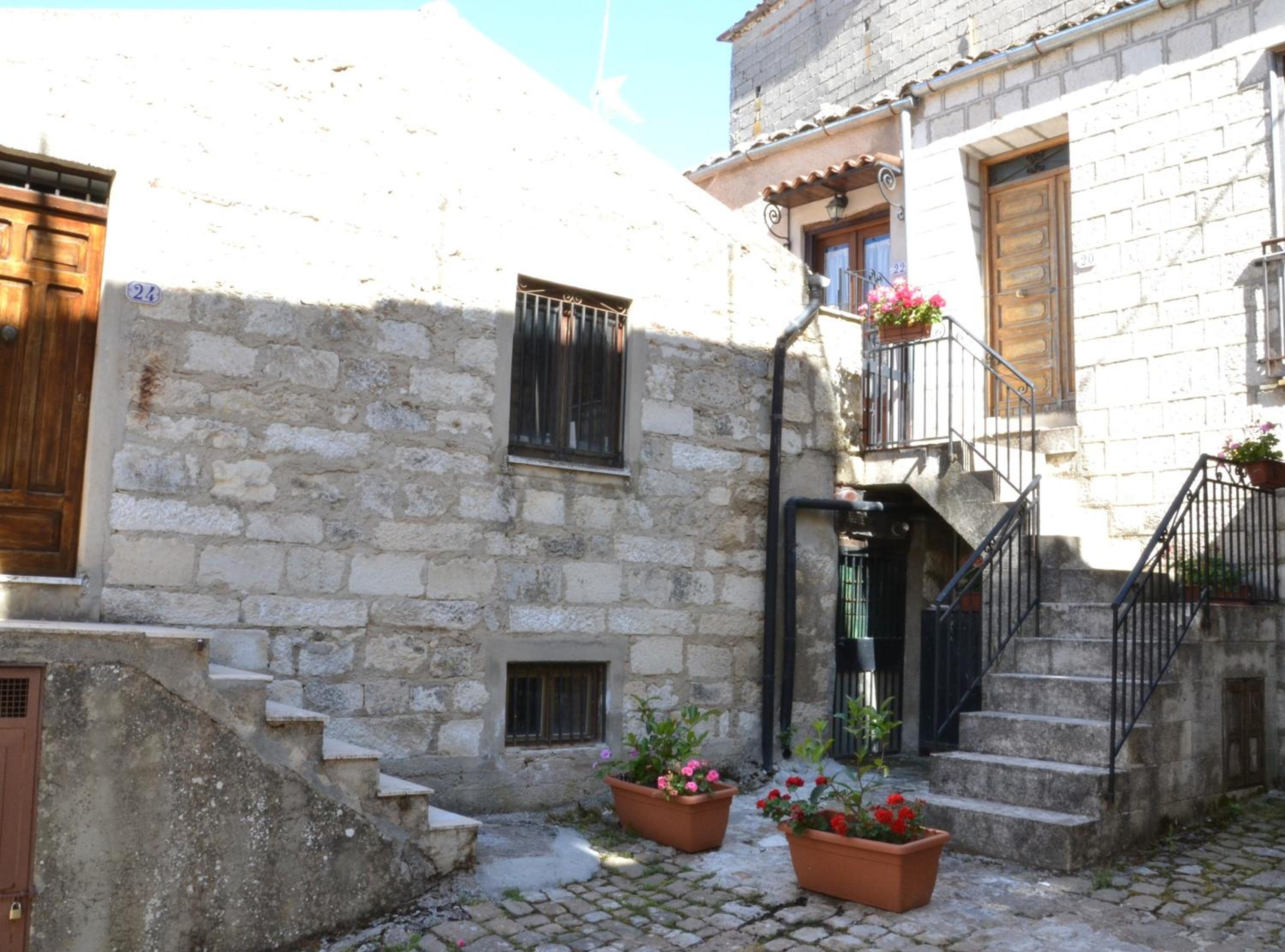 Photo 18