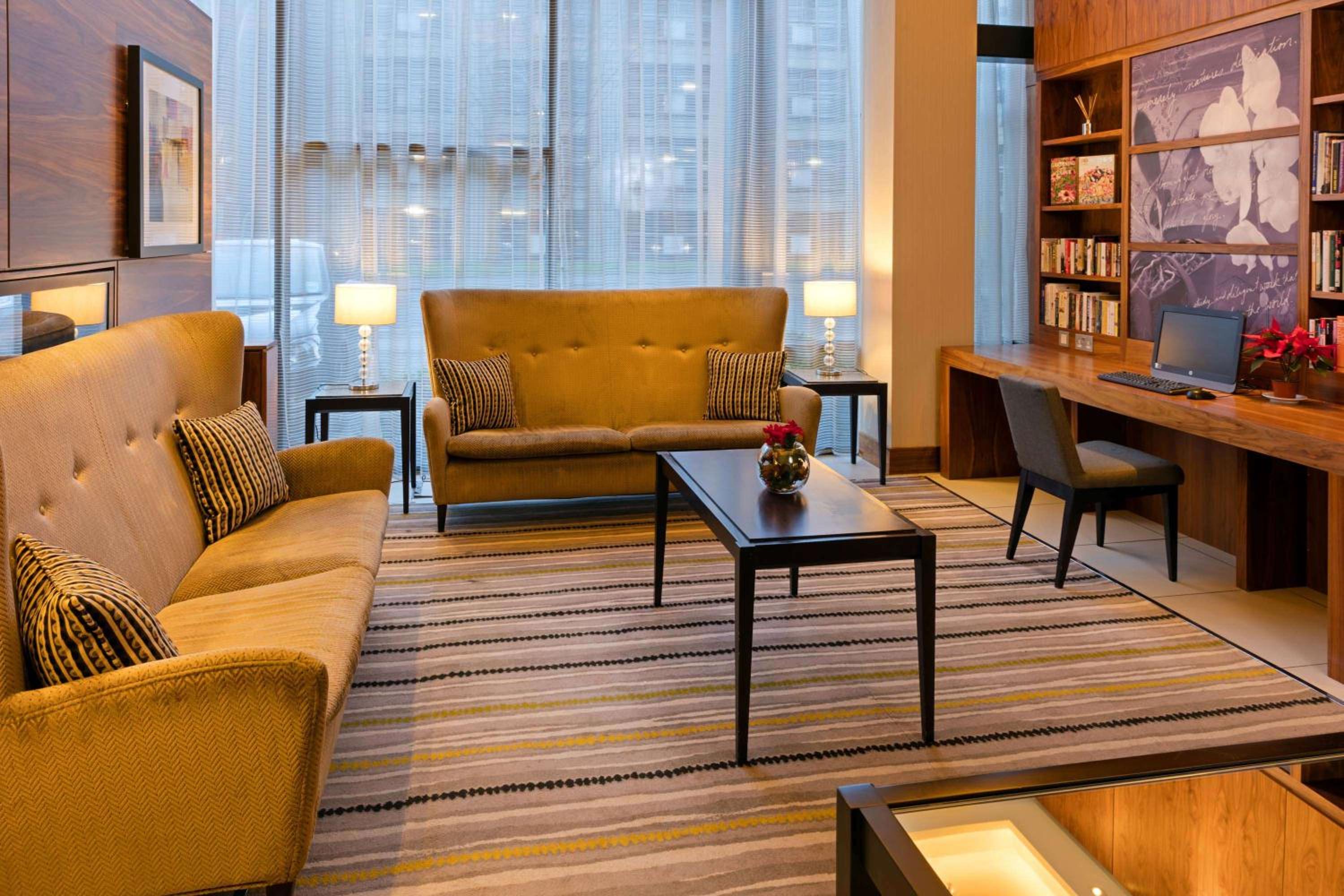 Croydon Vacations - Hampton by Hilton London Croydon - Property Image 12