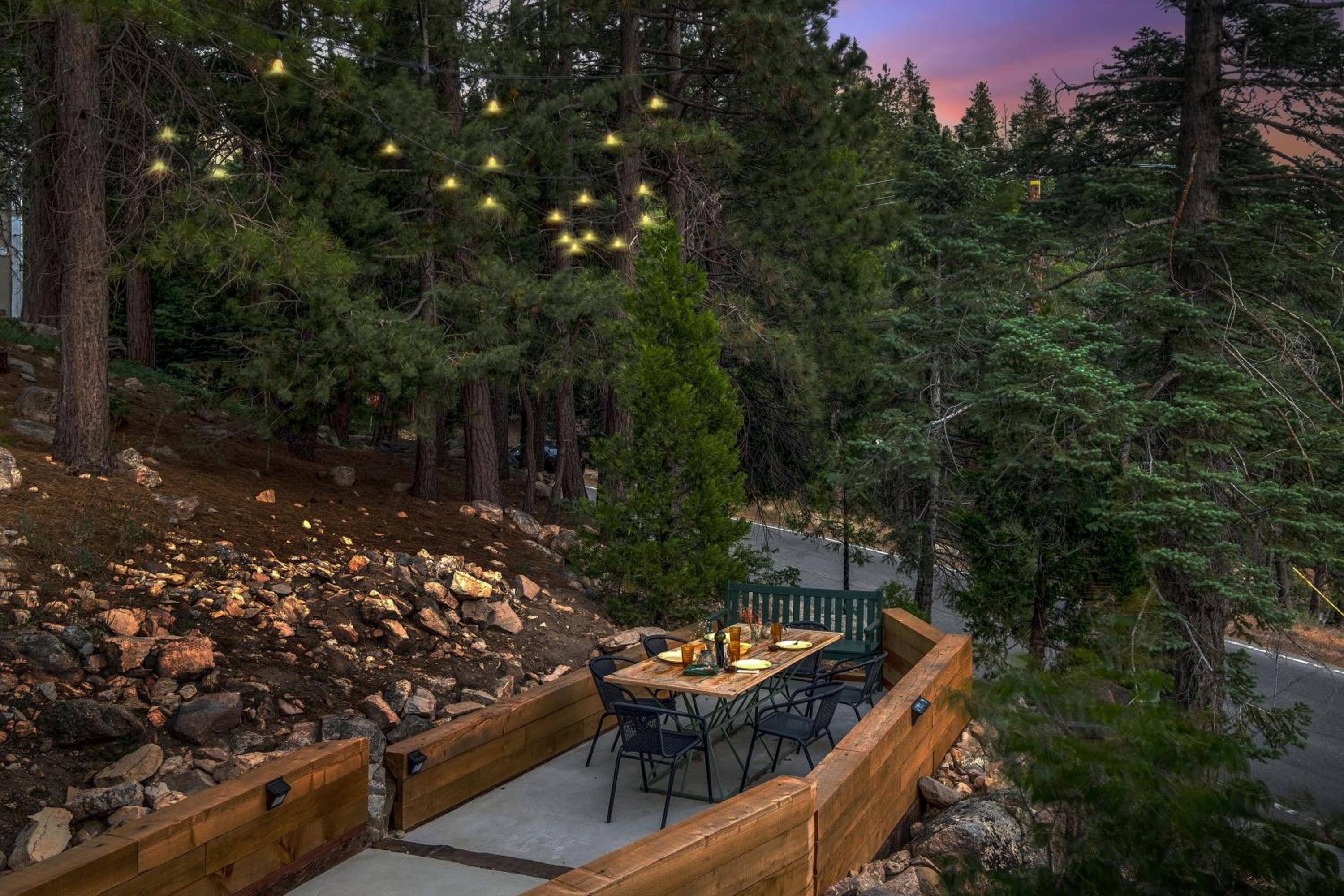 The Mod Lodge - Lake Arrowhead view 3