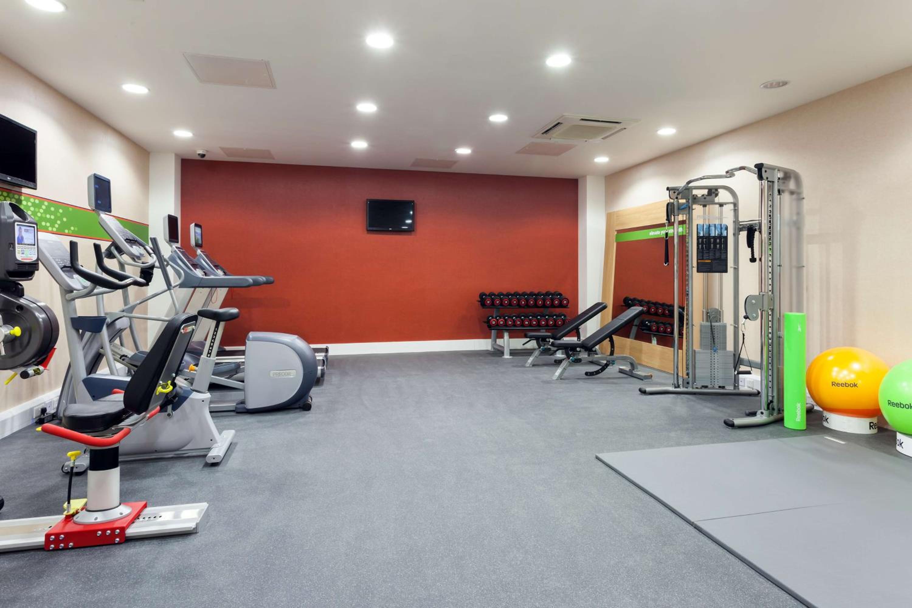 Horley Vacations - Hampton by Hilton London Gatwick Airport - Property Image 6