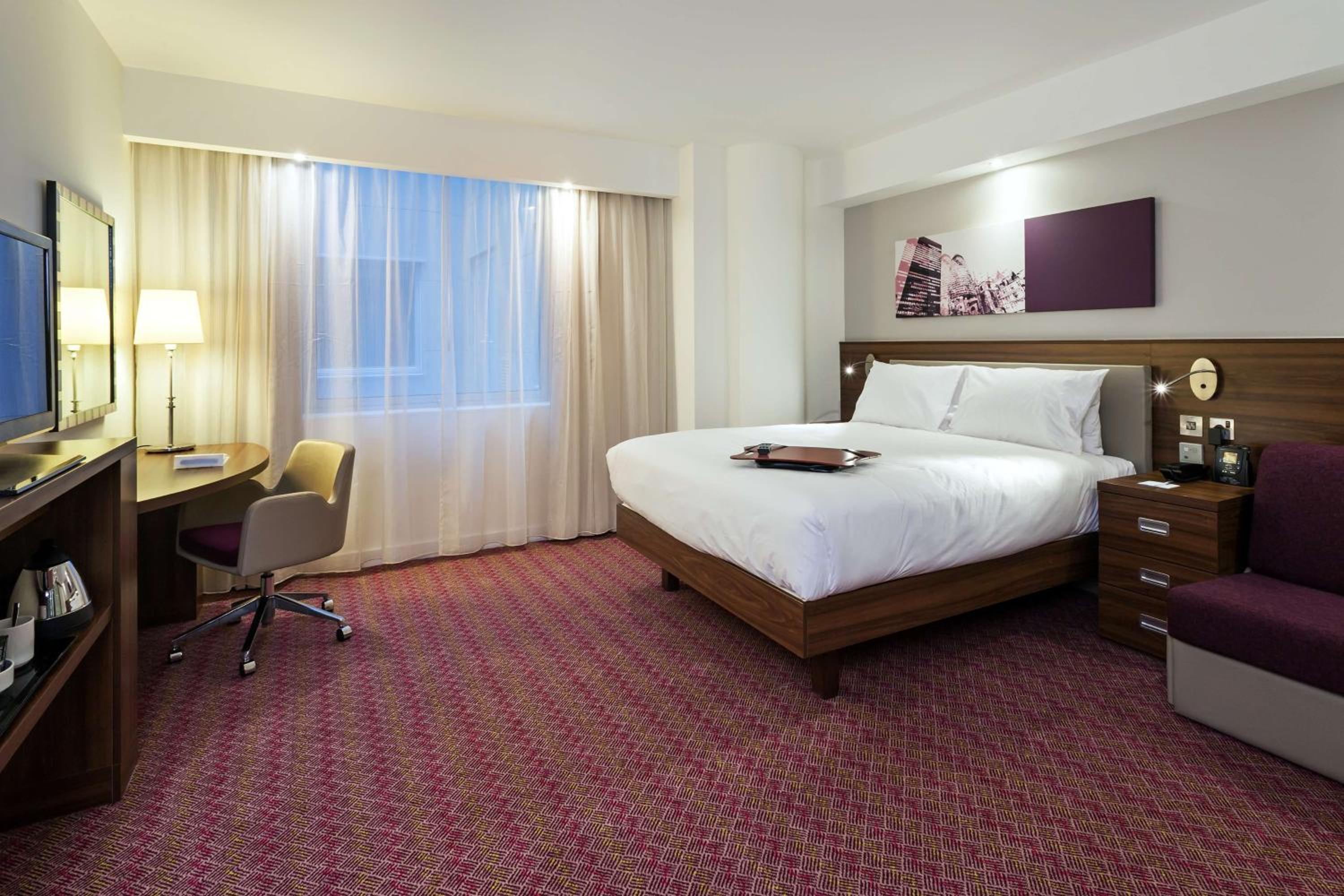 Horley Vacations - Hampton by Hilton London Gatwick Airport - Property Image 12