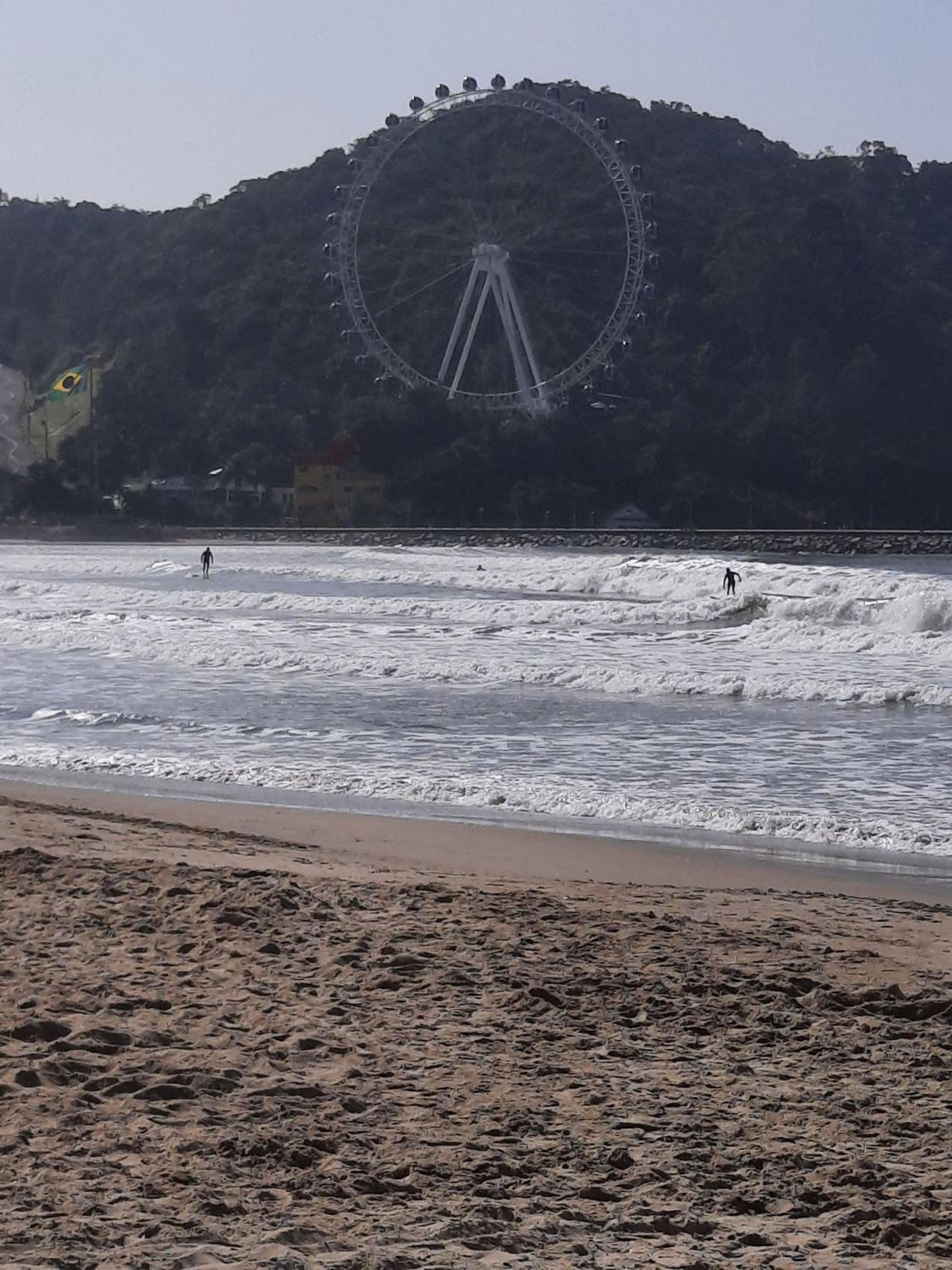 Apto Quadra Mar 1sui+2qua a 50m Praia Central BC