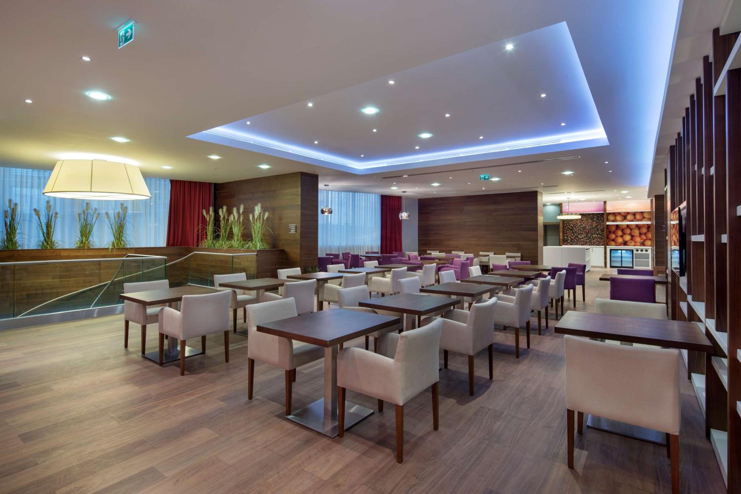 Hampton by Hilton Istanbul Kayasehir - Image 7