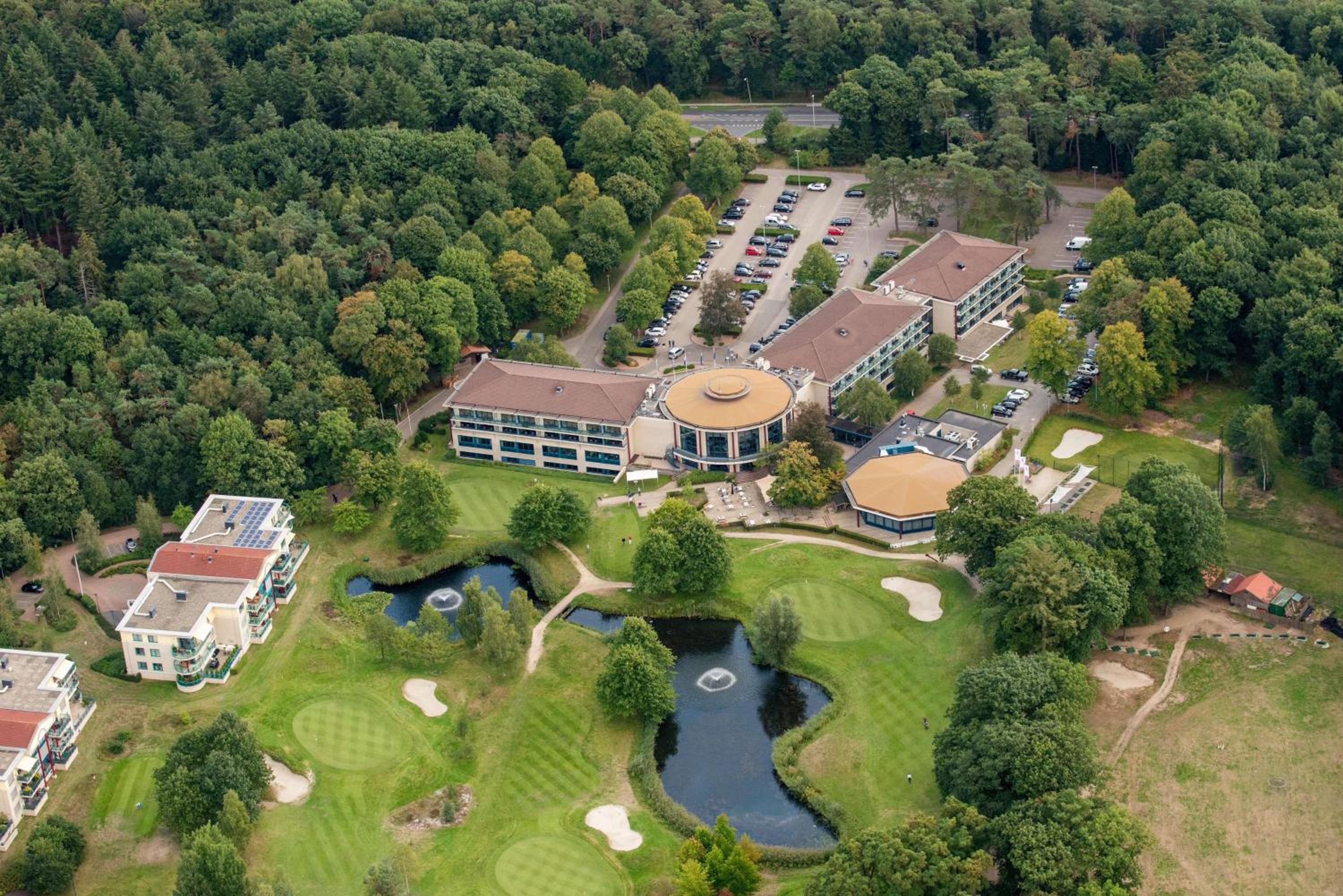 Hotel DoubleTree by Hilton Royal Parc Soestduinen - Image 1