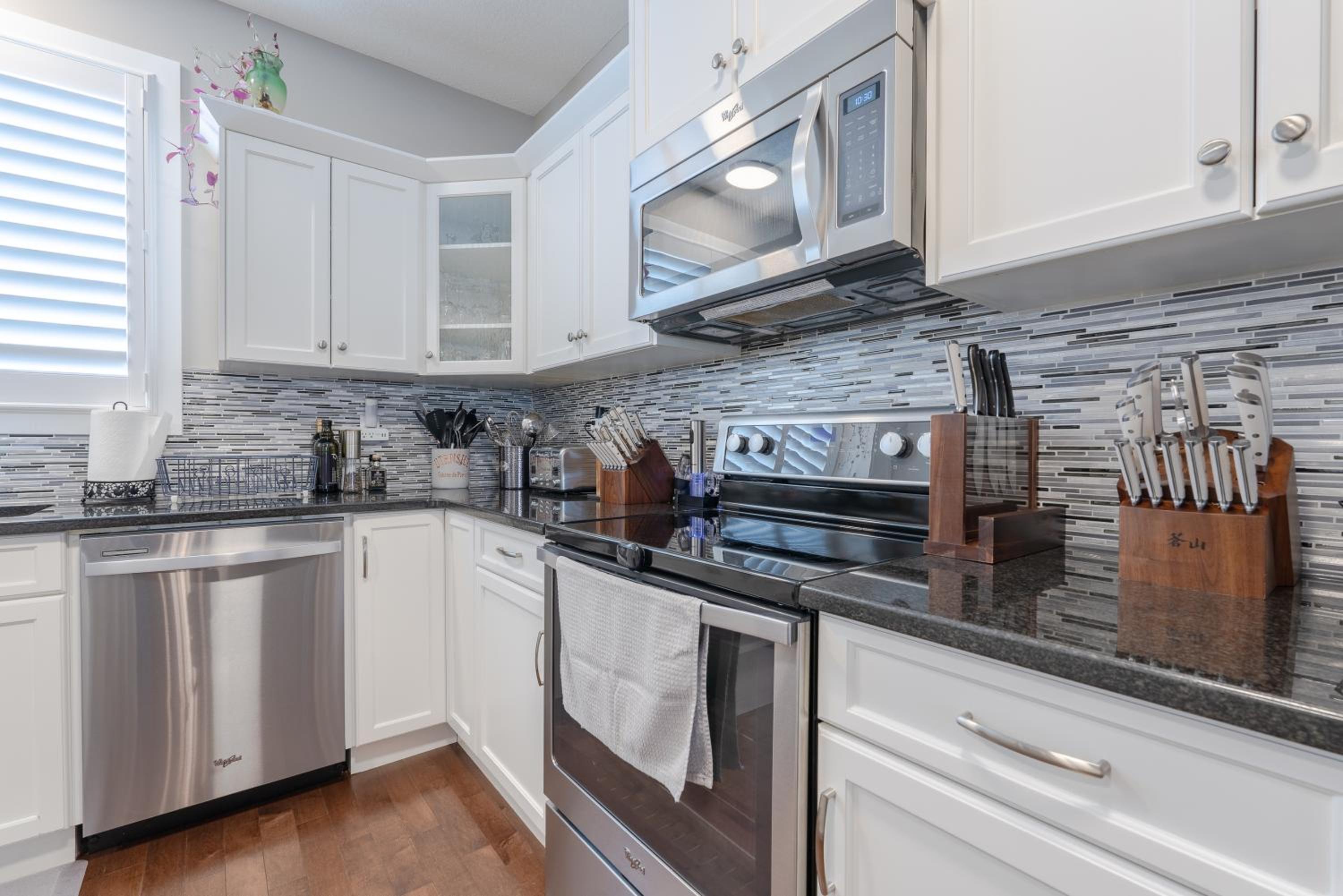 3 Bedroom Luxury Home With Office & Theatre