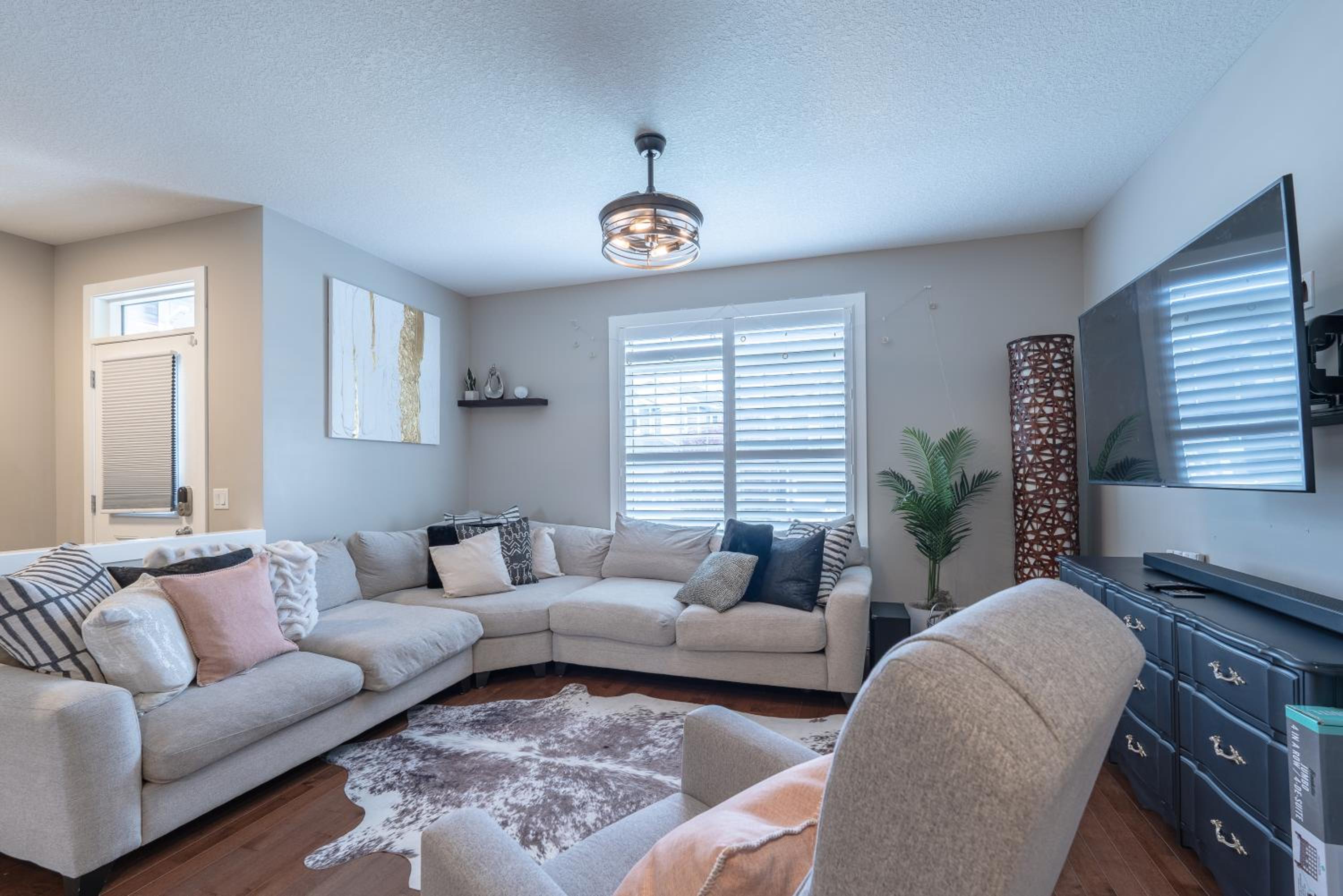 3 Bedroom Luxury Home With Office & Theatre
