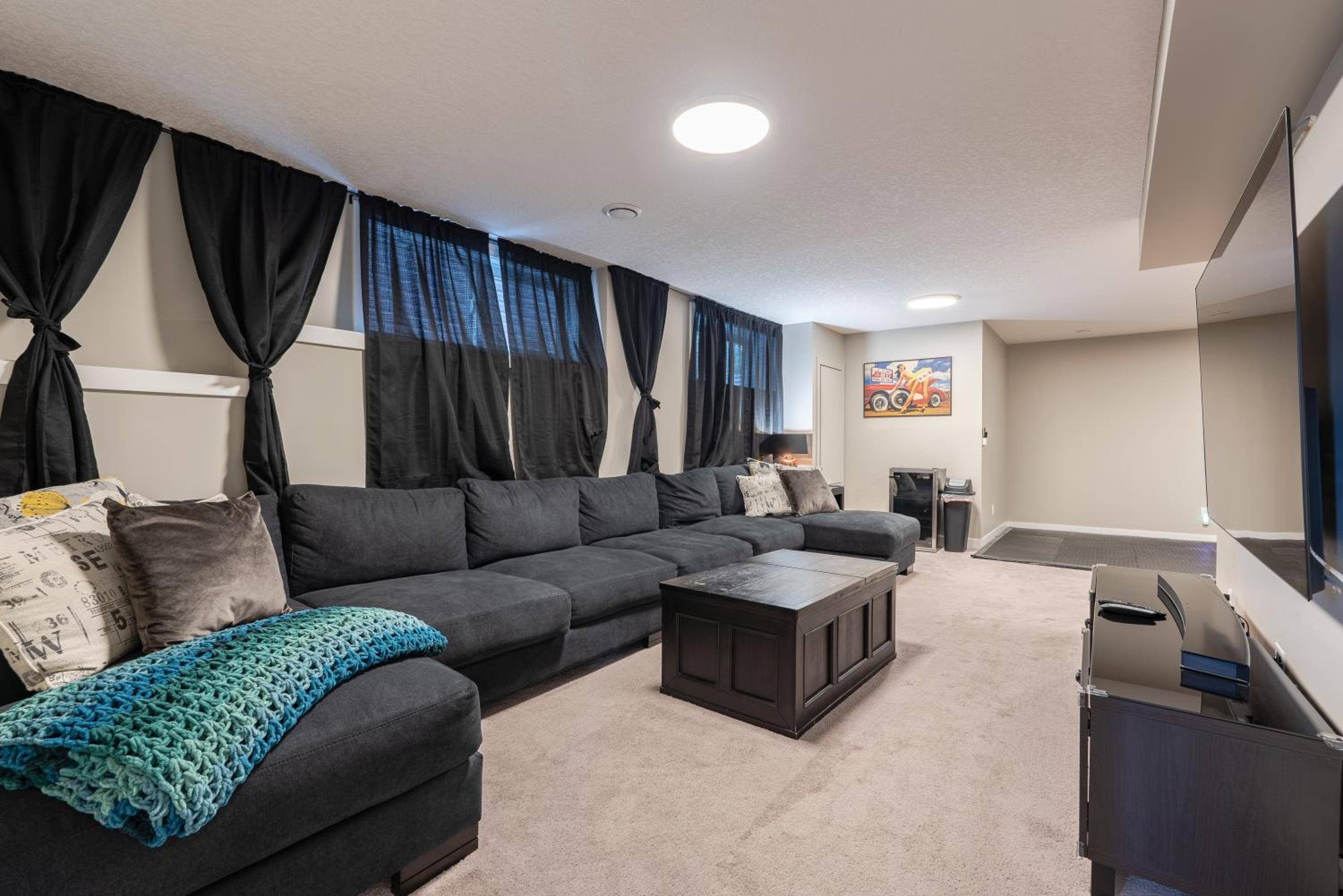 3 Bedroom Luxury Home With Office & Theatre