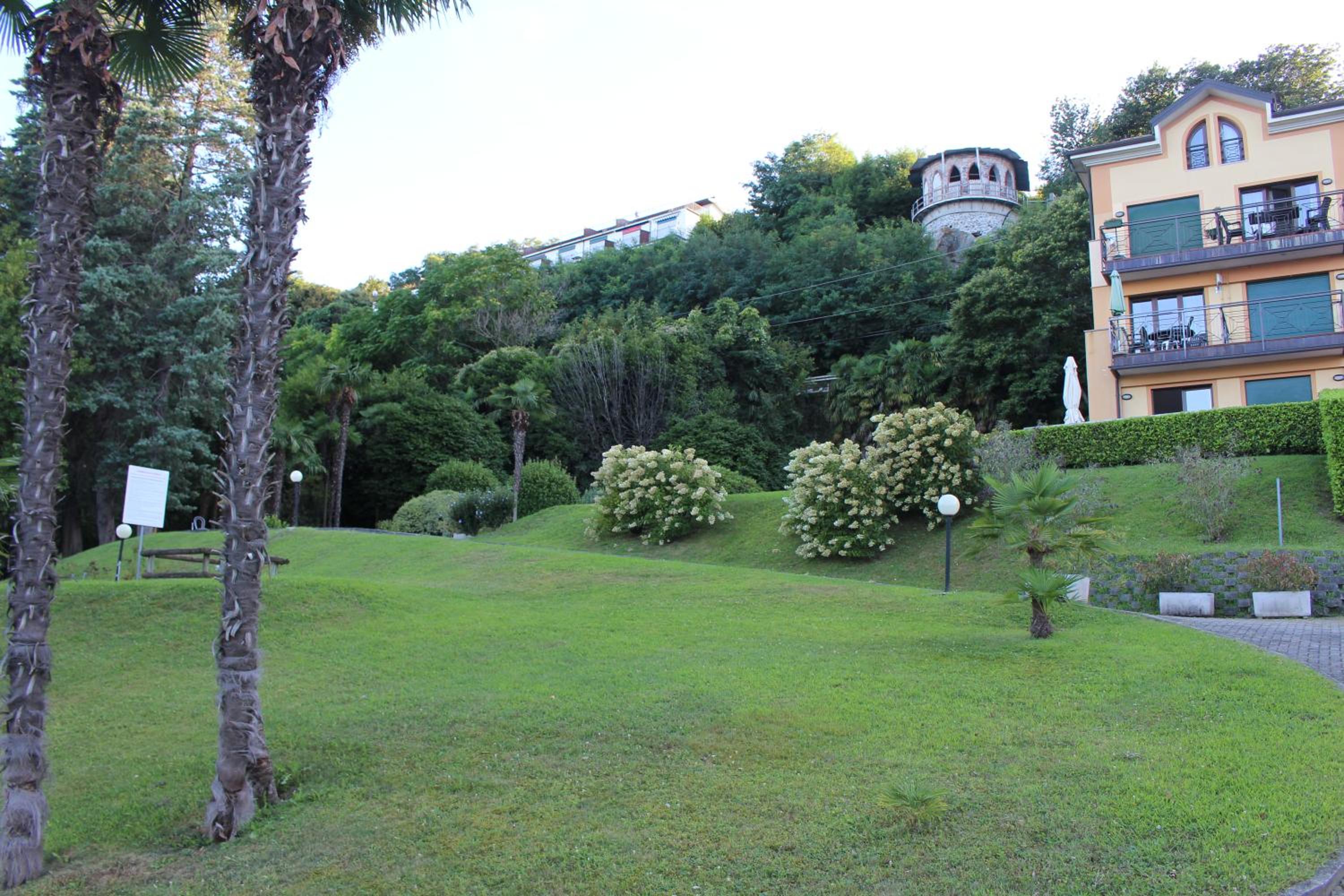 Photo 12