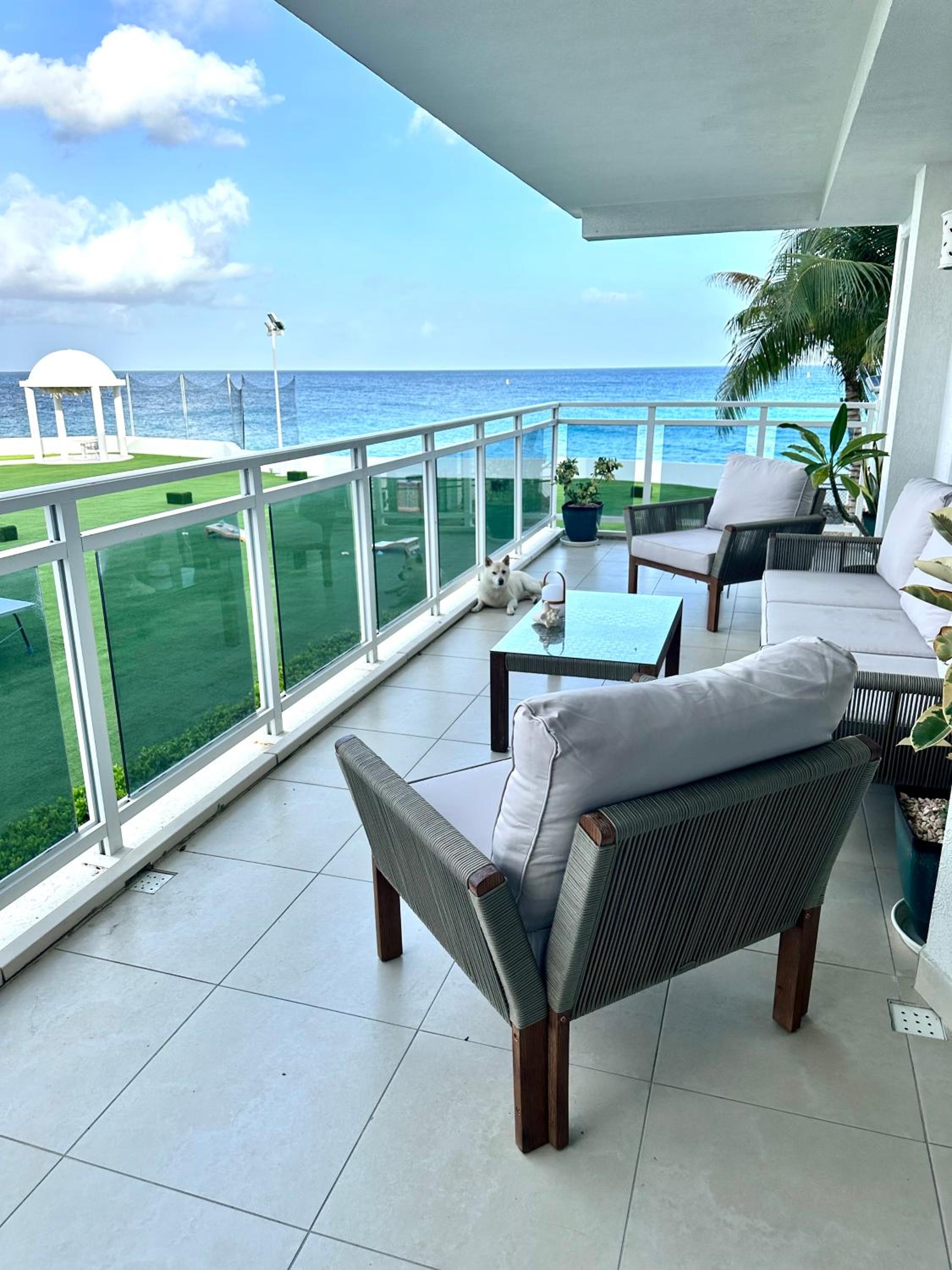 Maho Beach Ocean View Corner Suite view 5