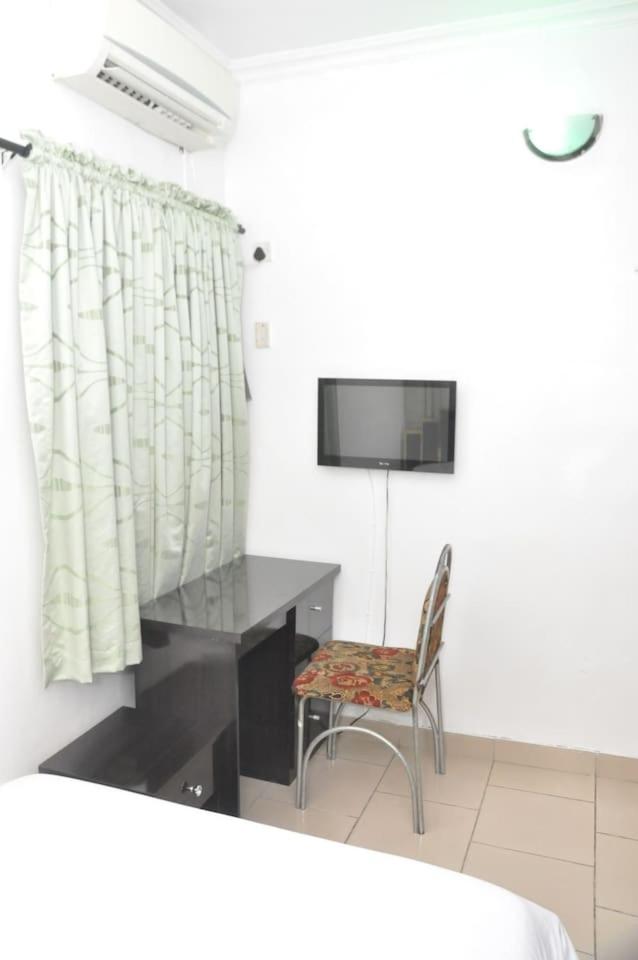 2 Bedroom Cute Cozy Hideaway view 5