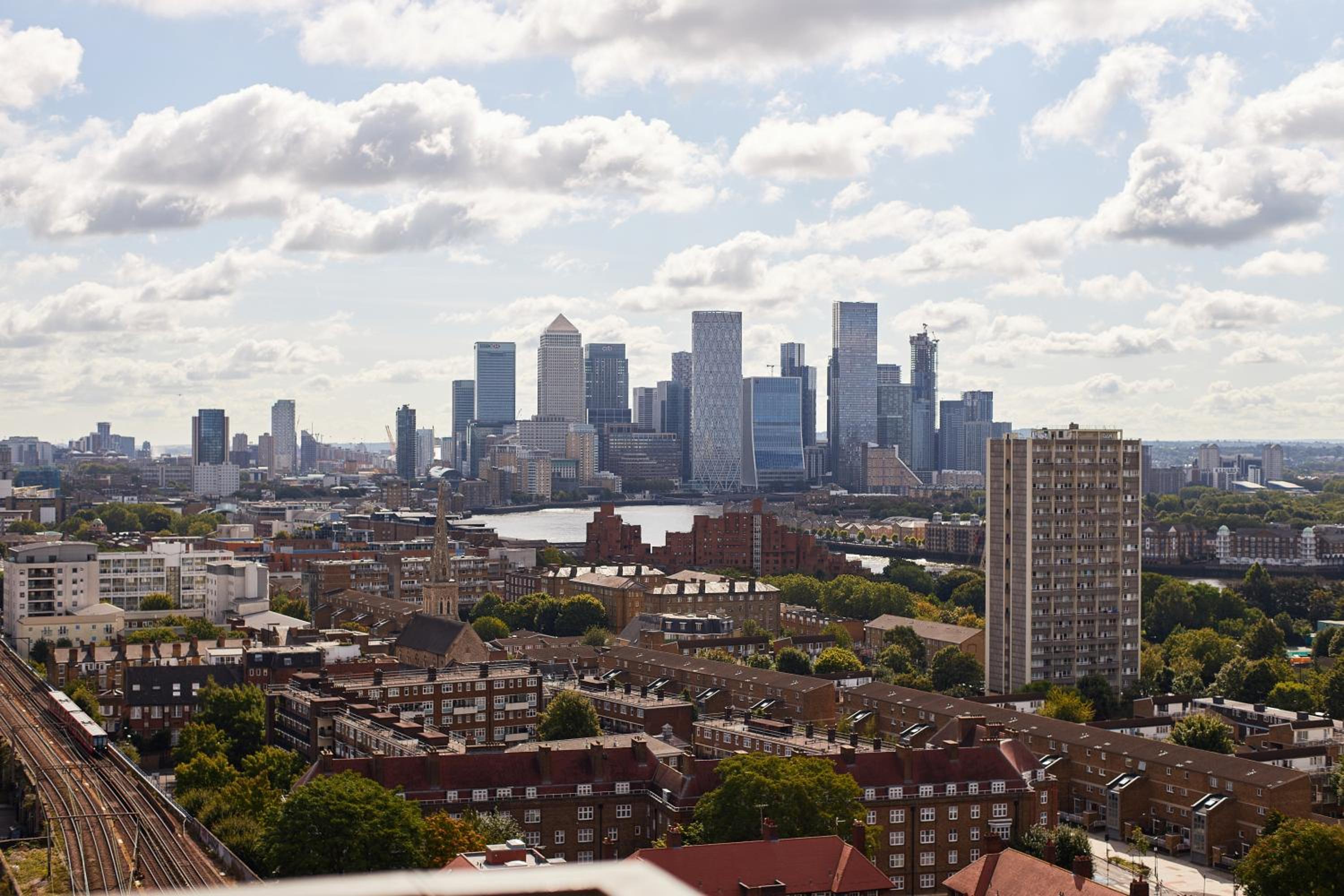 London City View Apartment, short walk to Tower Bridge, Free Parking