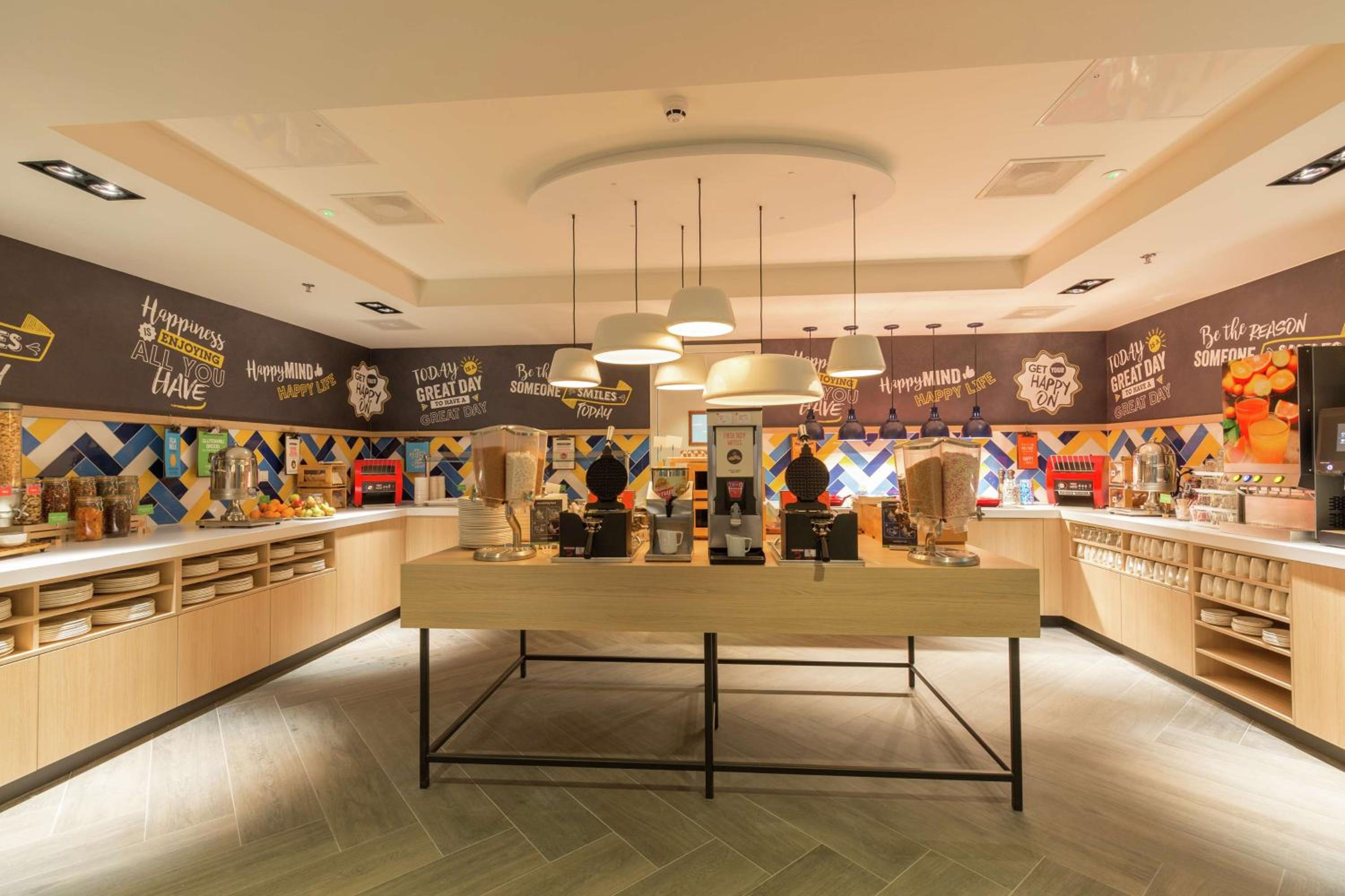 Utrecht Vacations - Hampton By Hilton Utrecht Centraal Station - Property Image 1