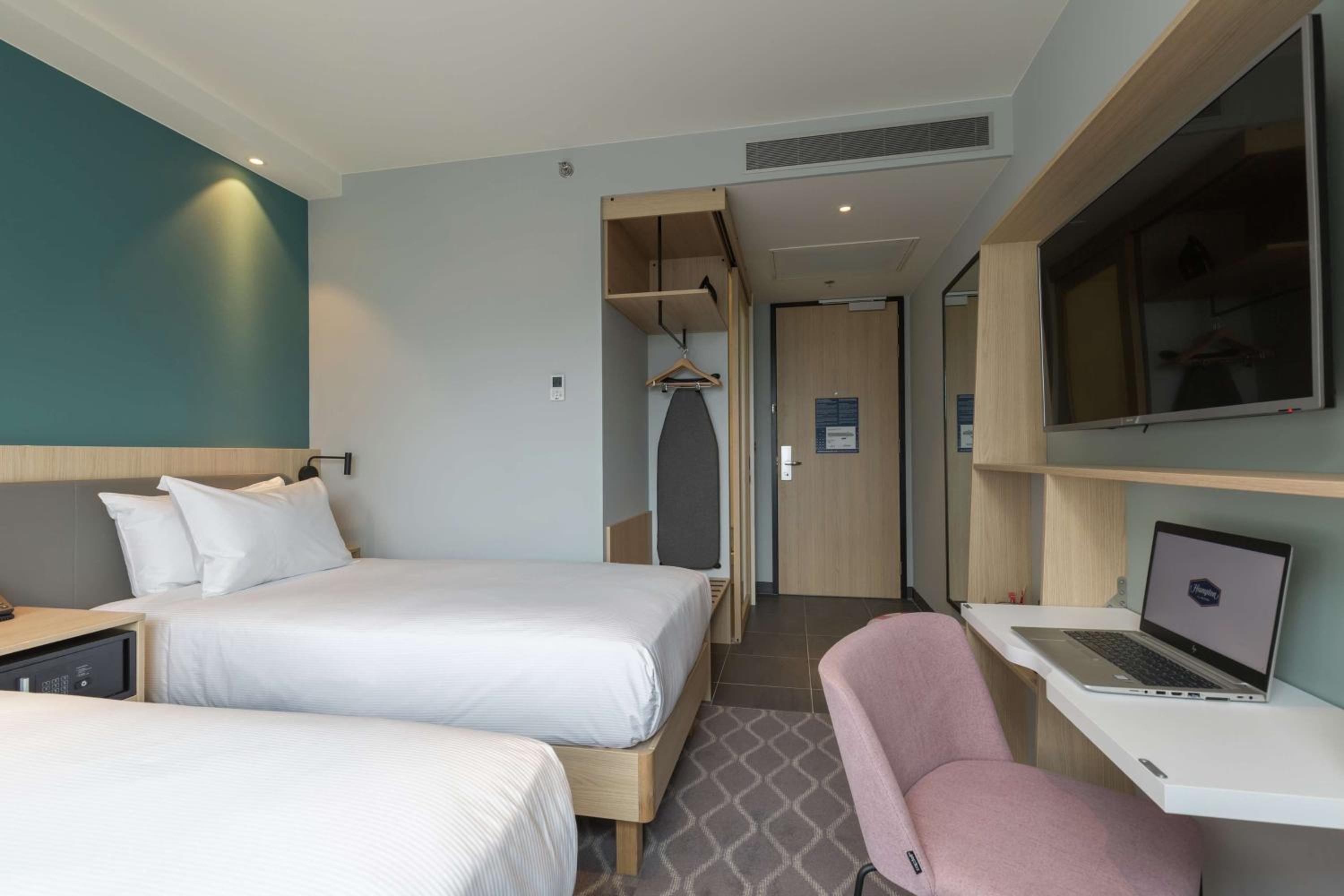 Utrecht Vacations - Hampton By Hilton Utrecht Centraal Station - Property Image 4