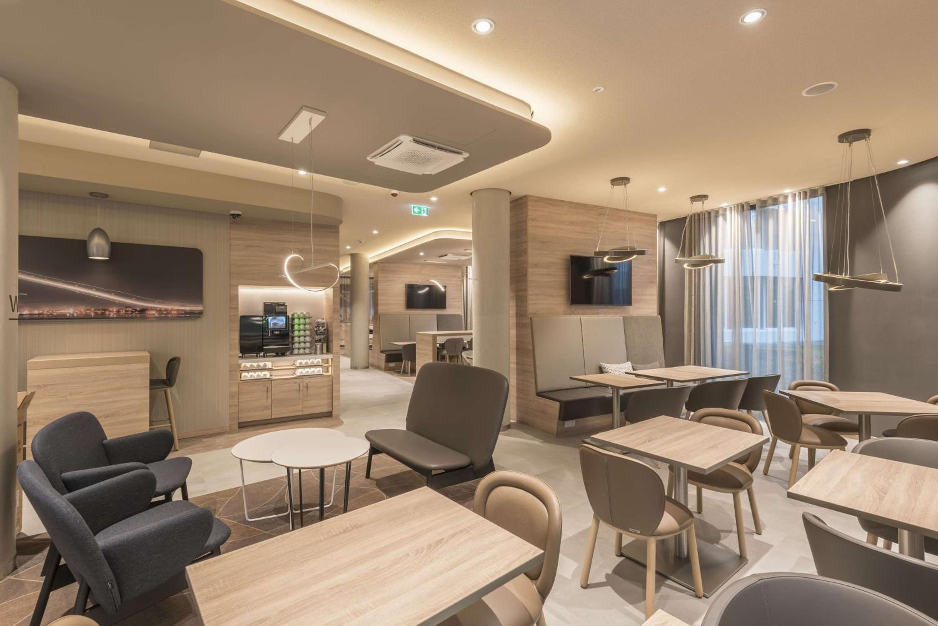 Hampton By Hilton Frankfurt Airport - Property Image 13