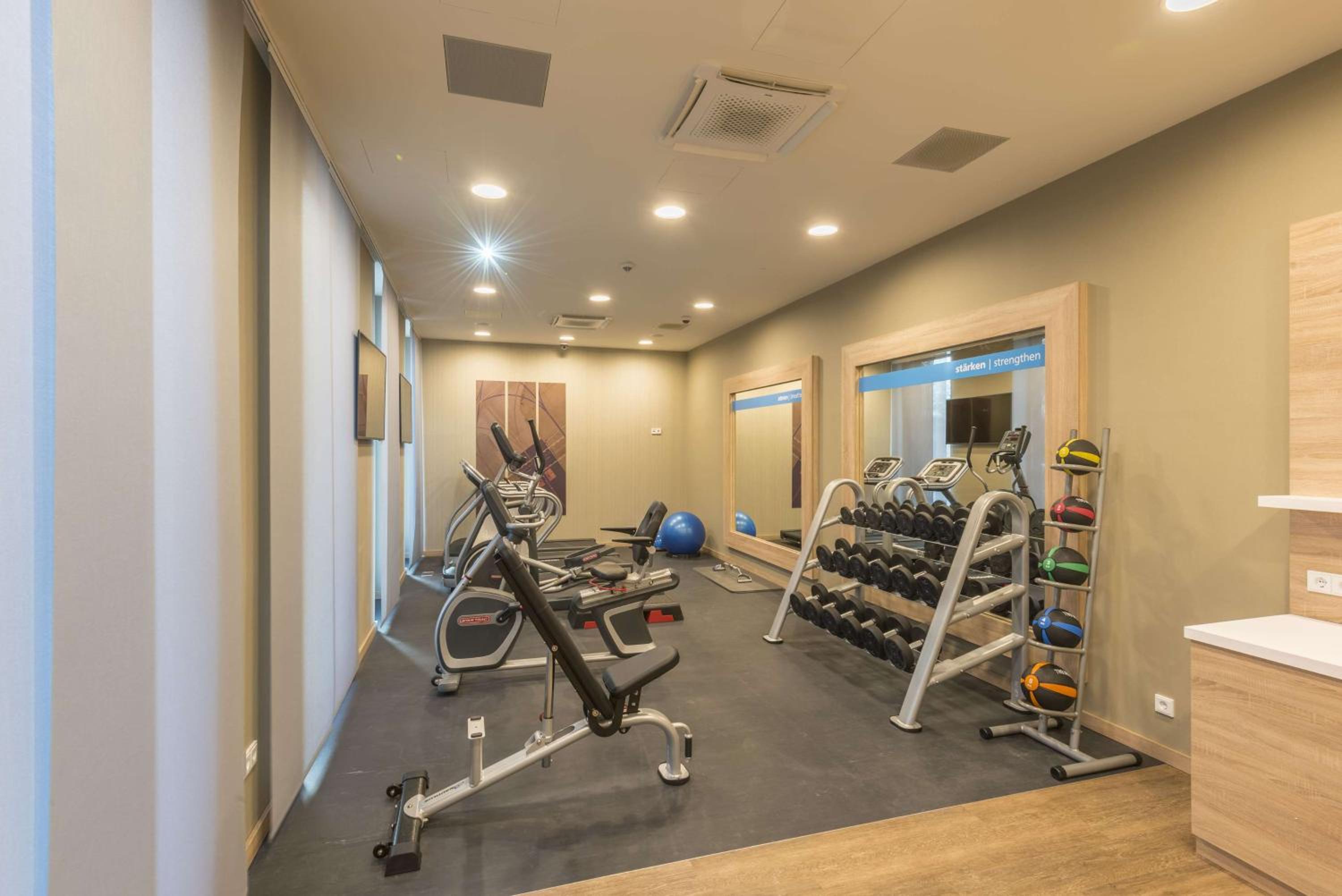 Hampton By Hilton Frankfurt Airport - Property Image 1