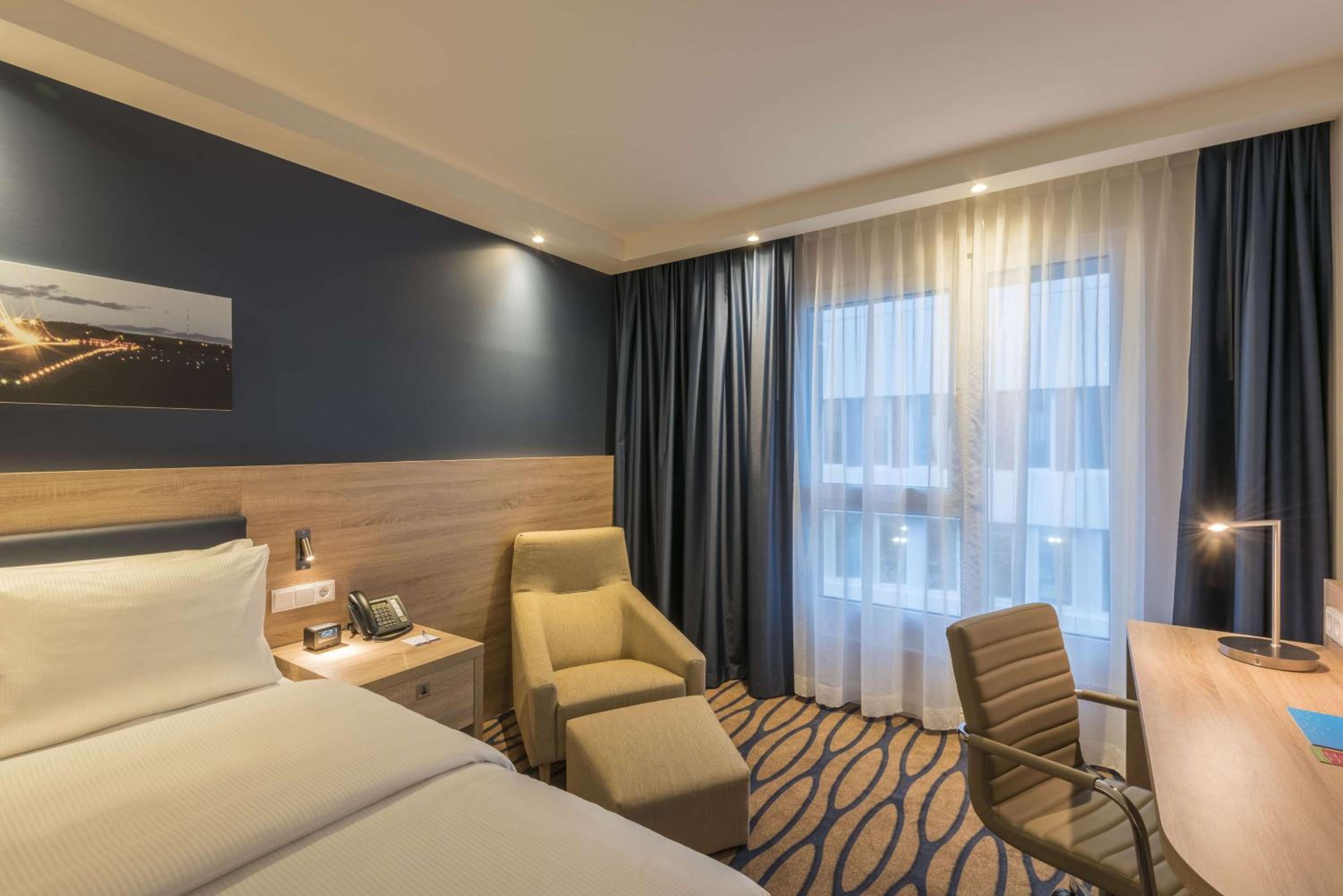 Hampton By Hilton Frankfurt Airport - Property Image 7