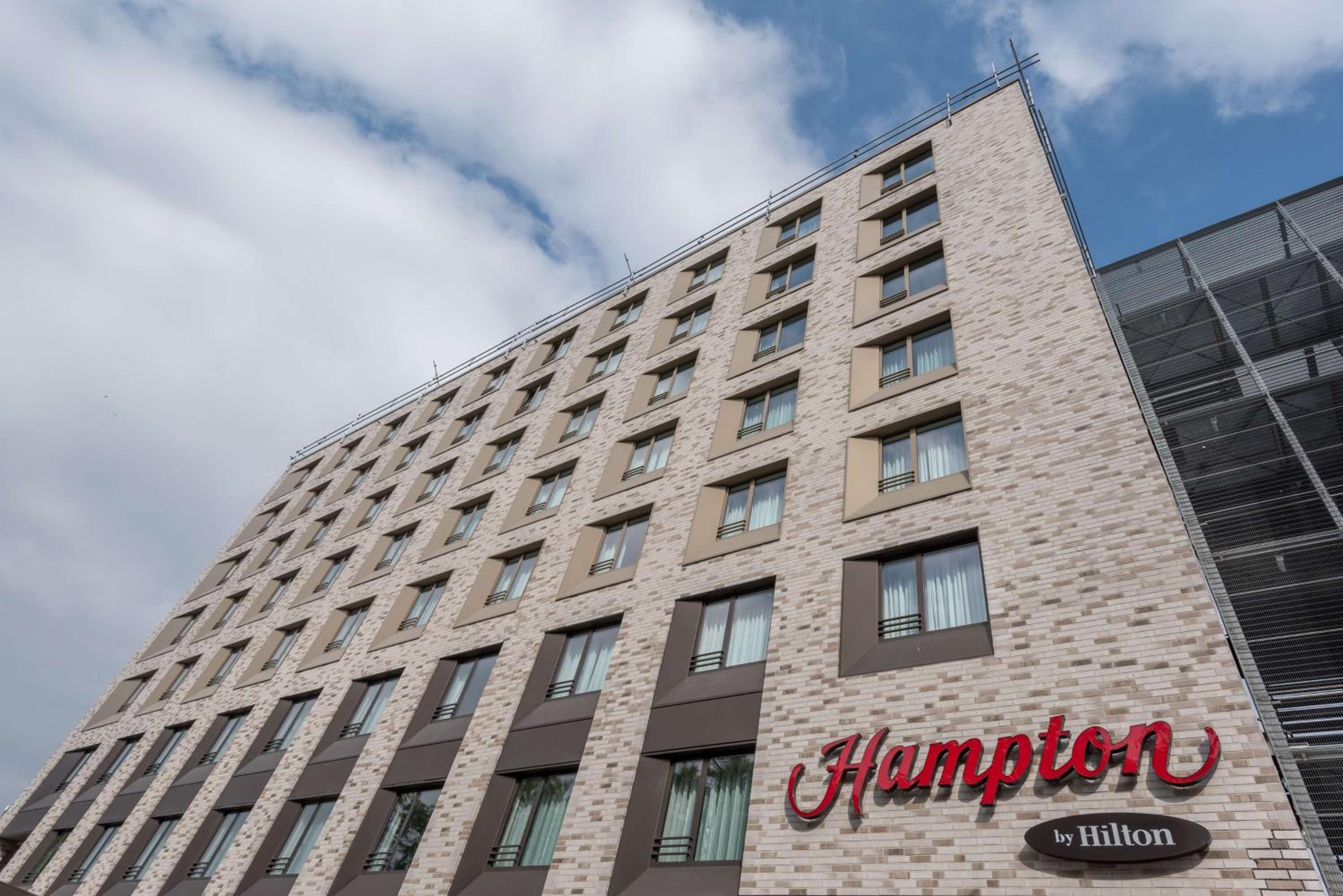 Hotel Hampton By Hilton Frankfurt City Centre East - Image 1
