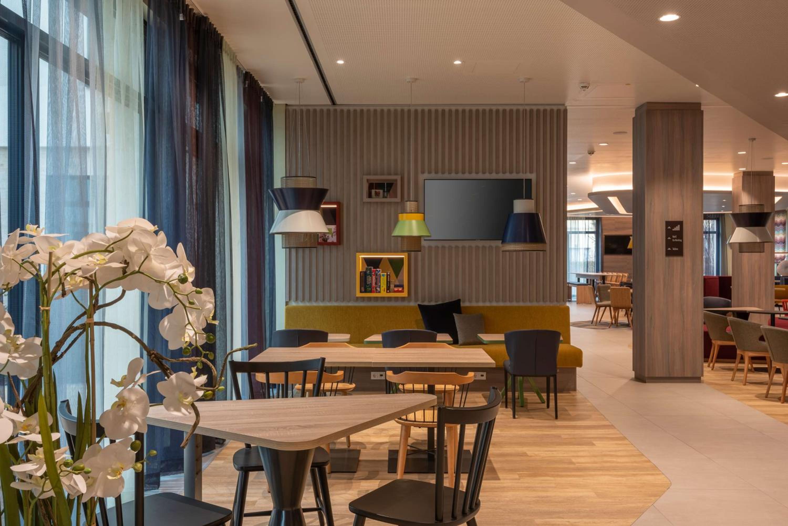 Munich Vacations - Hampton By Hilton Munich City North - Property Image 25